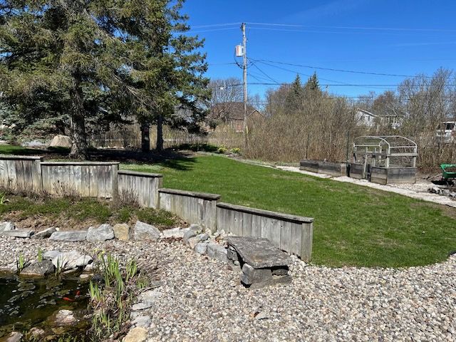 1496 Sydenham Road Property Photo 25