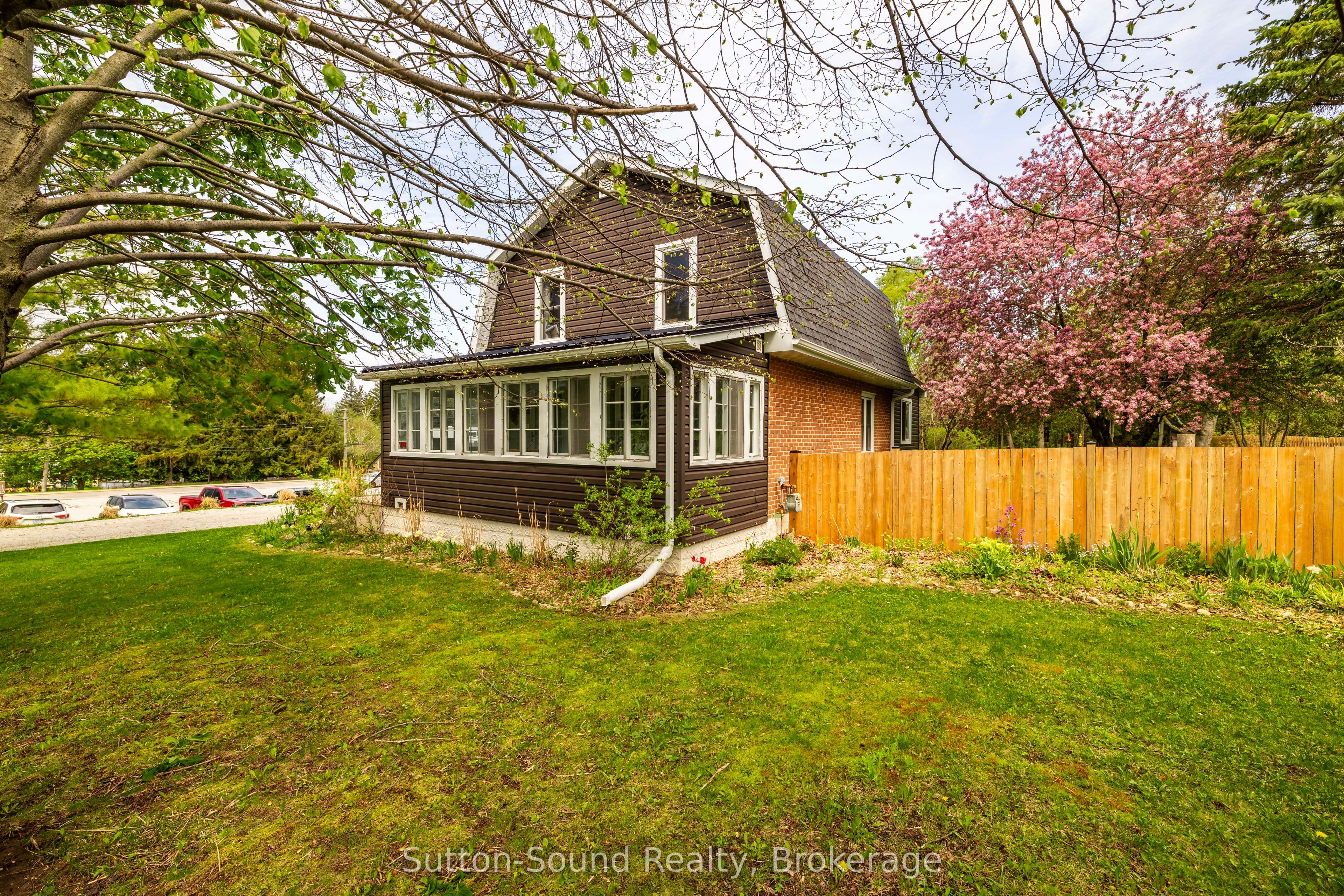 740 6th Street E Property Photo 2