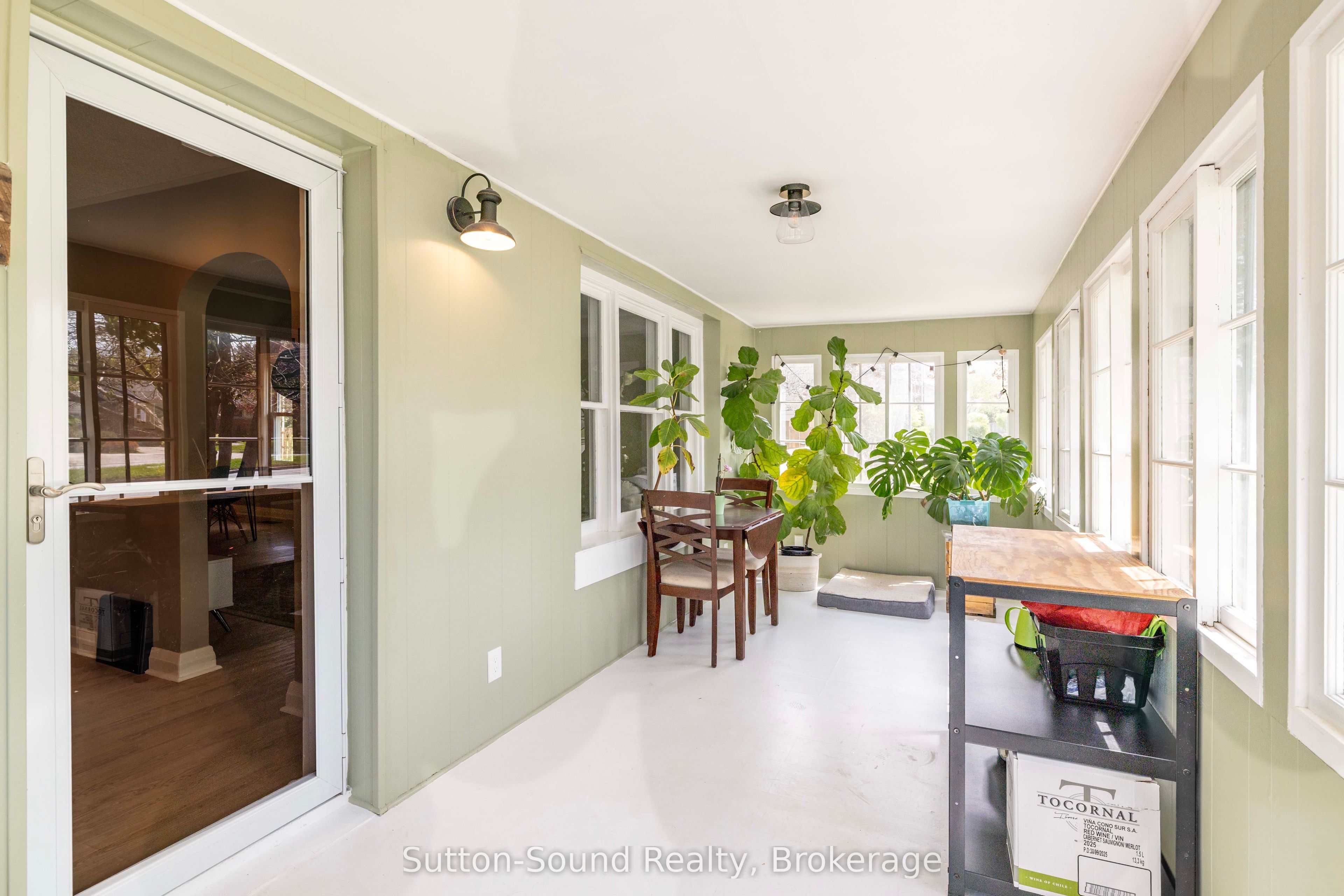 740 6th Street E Property Photo 6