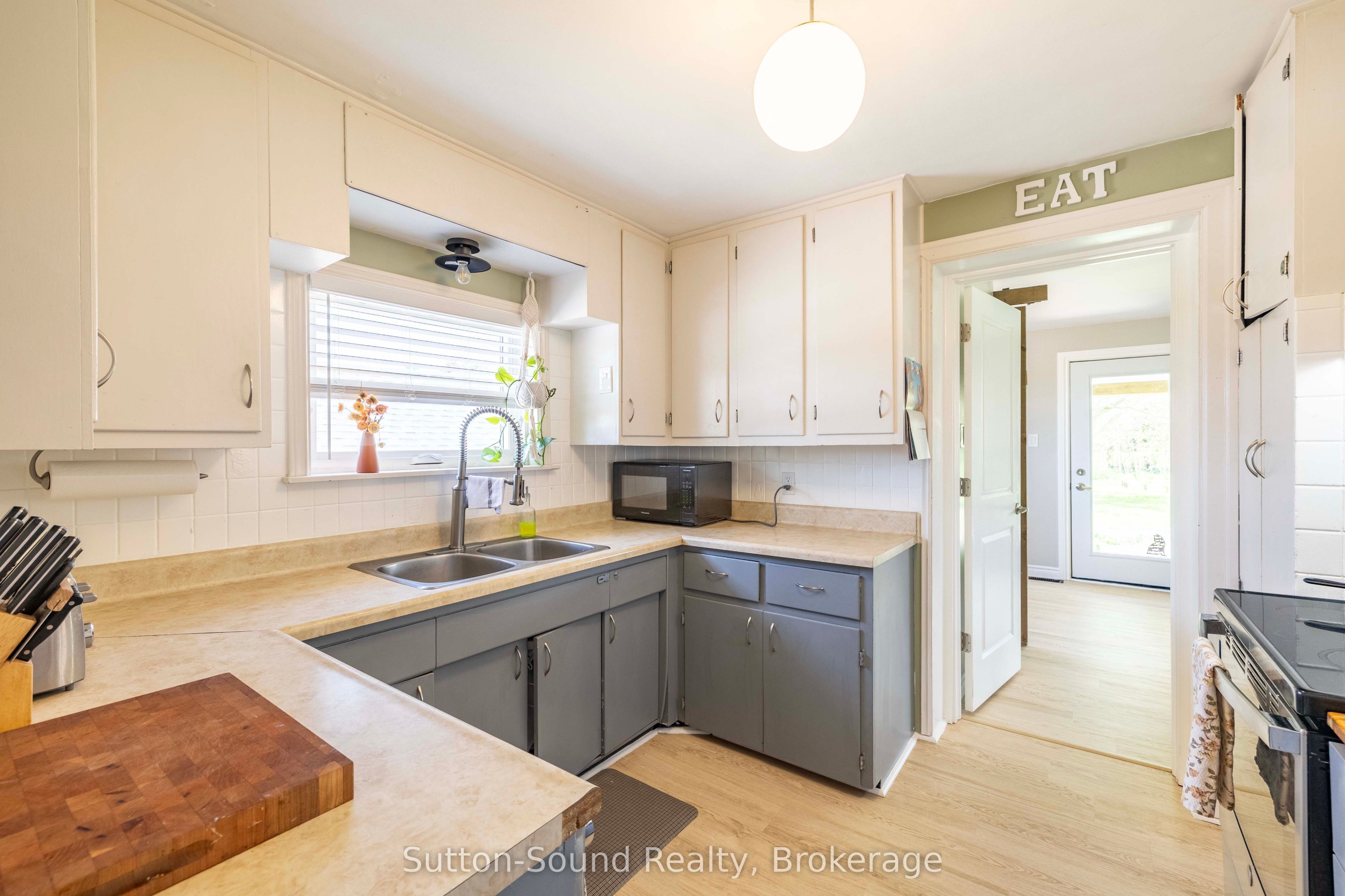 740 6th Street E Property Photo 13