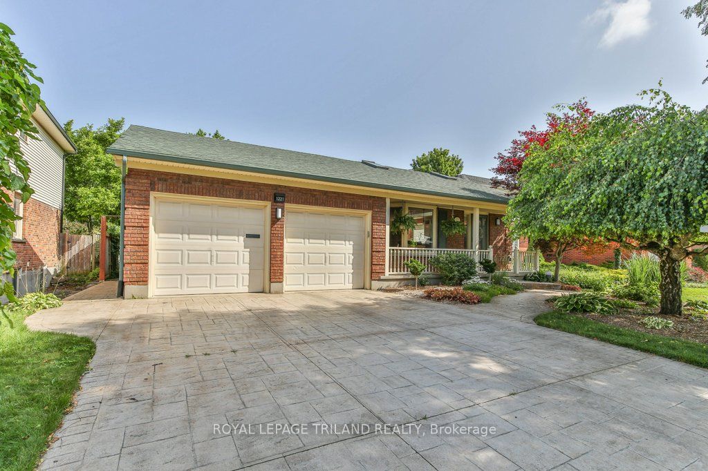 1221 GLENORA Drive Property Photo 1