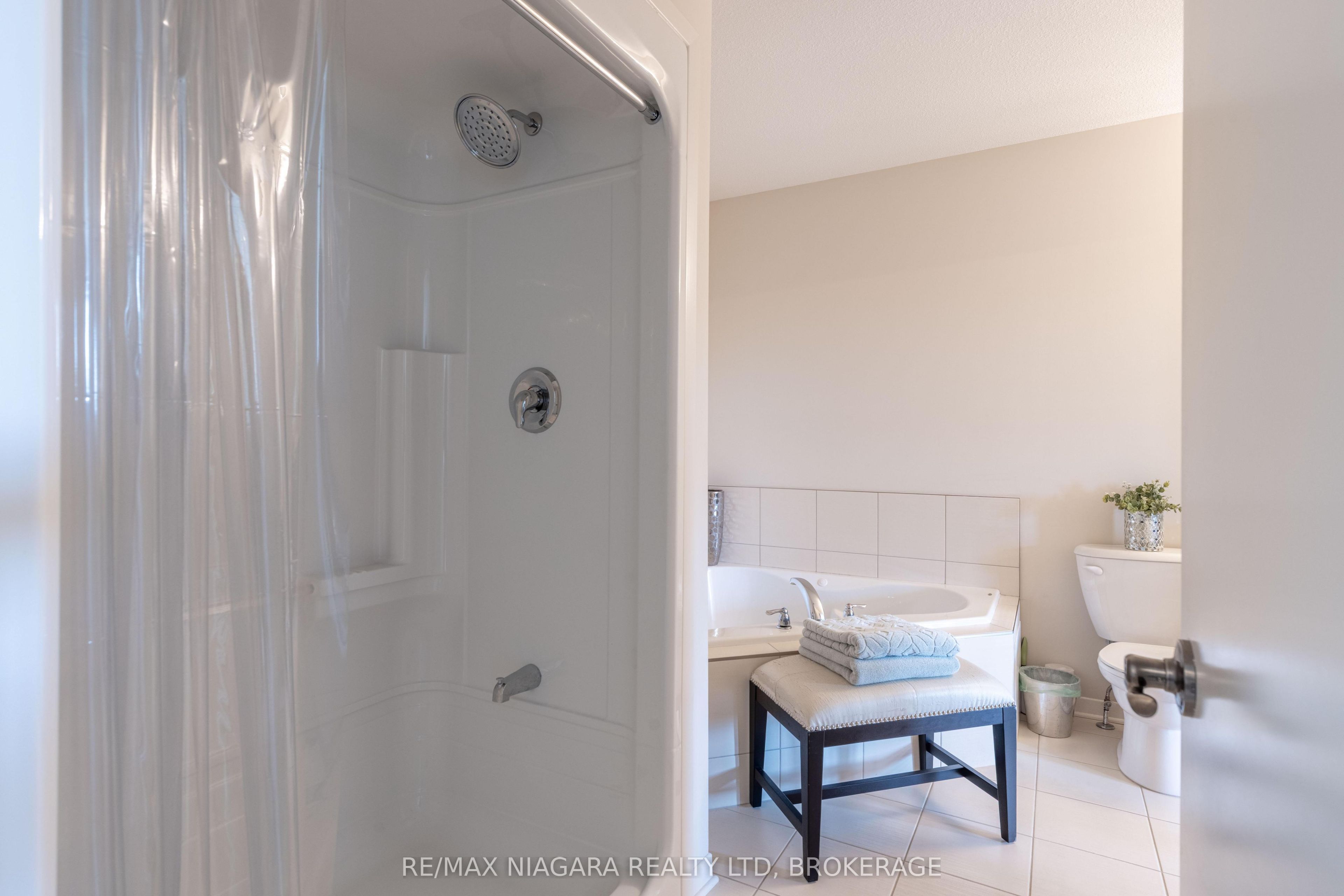 8625 Upper Canada Drive Property Photo 18