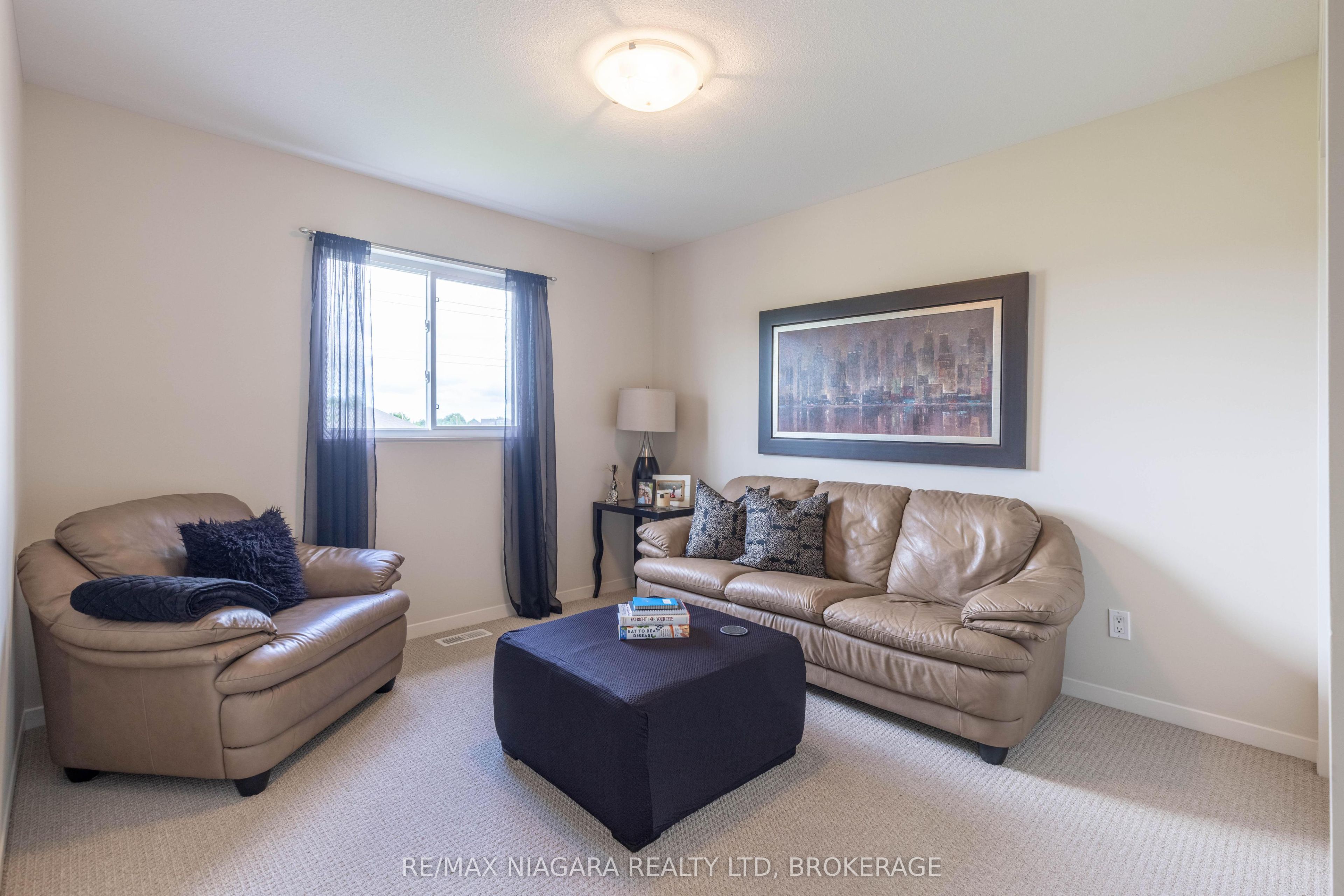 8625 Upper Canada Drive Property Photo 19