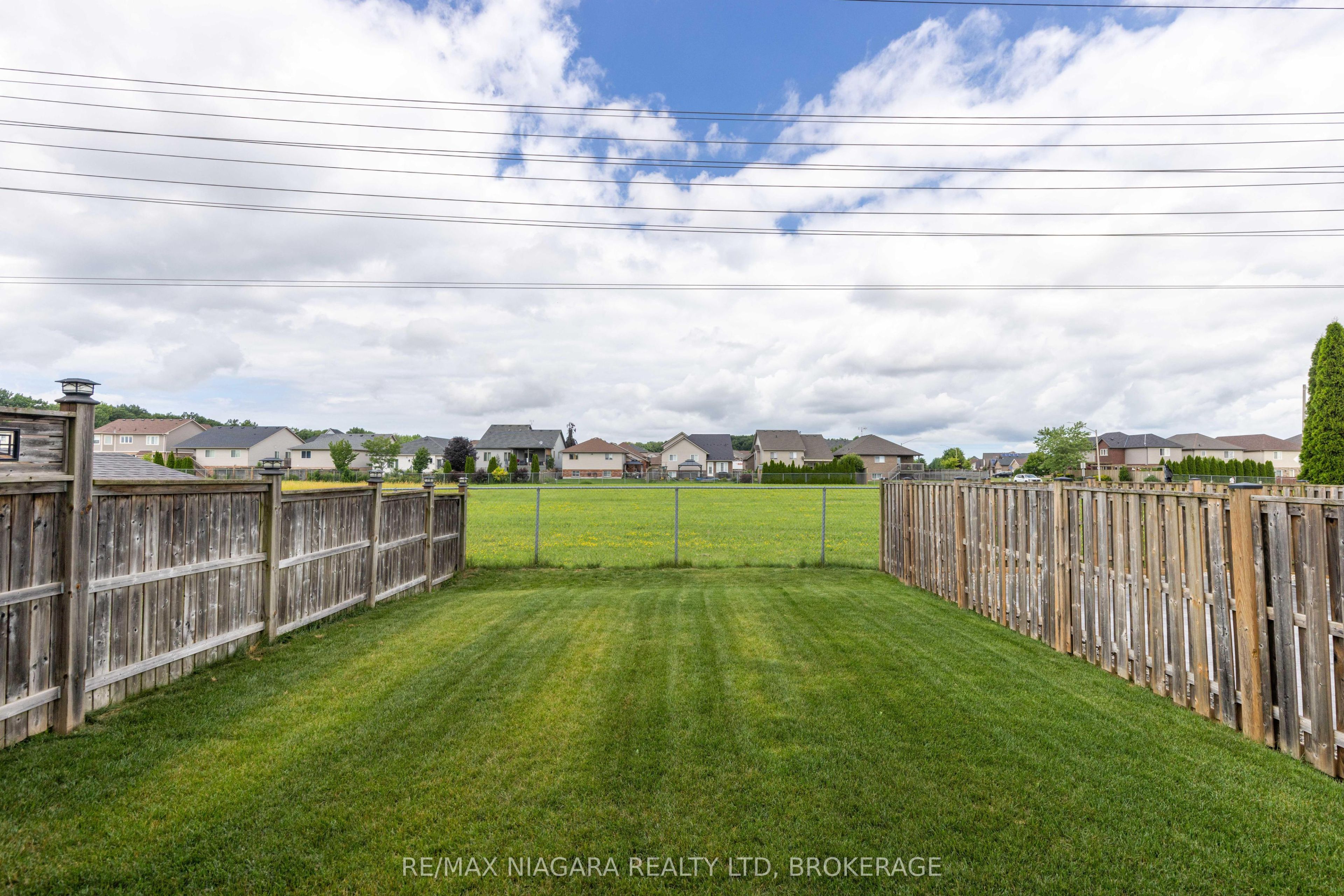 8625 Upper Canada Drive Property Photo 21