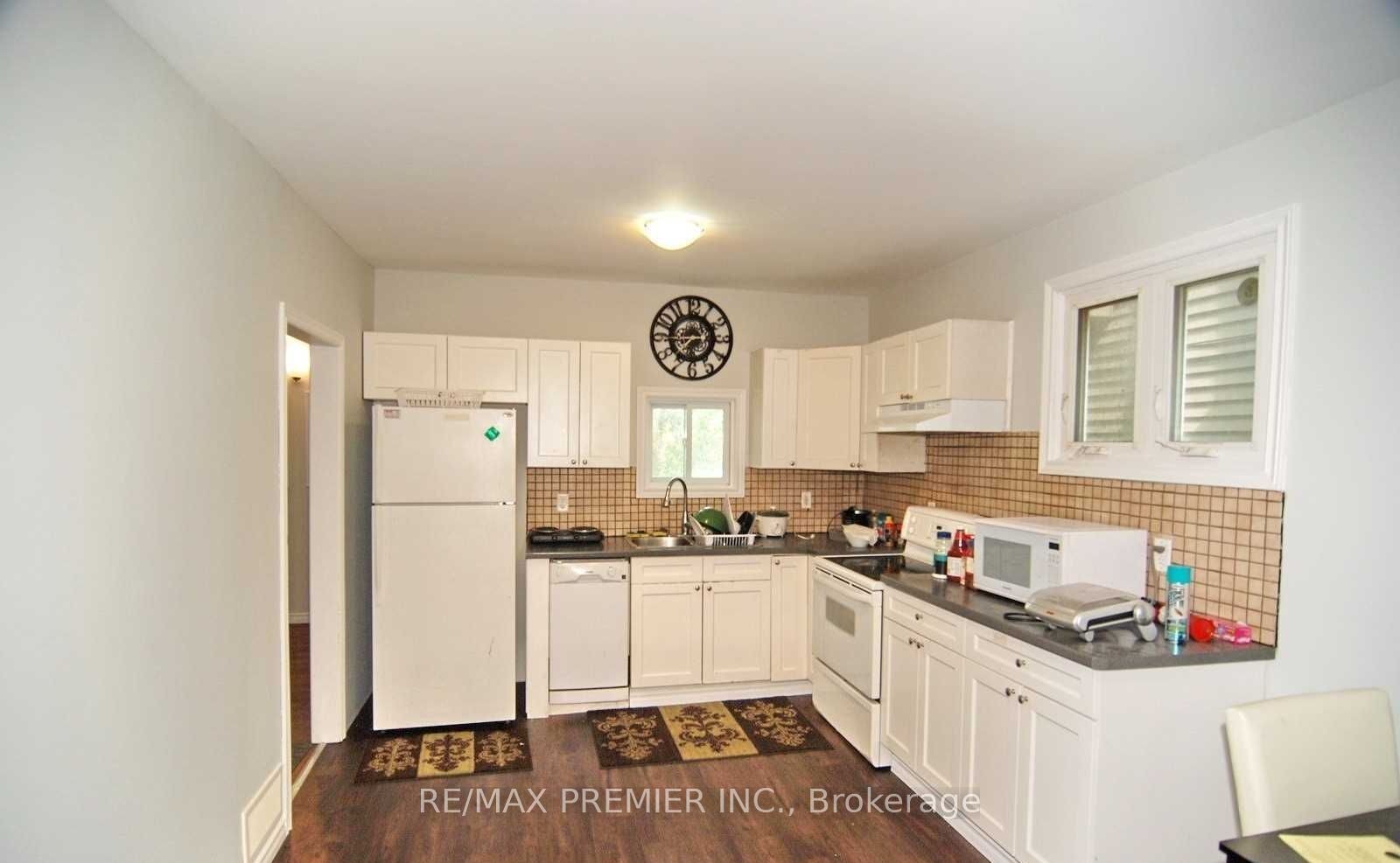 3588 Sandwich Street Property Photo 6