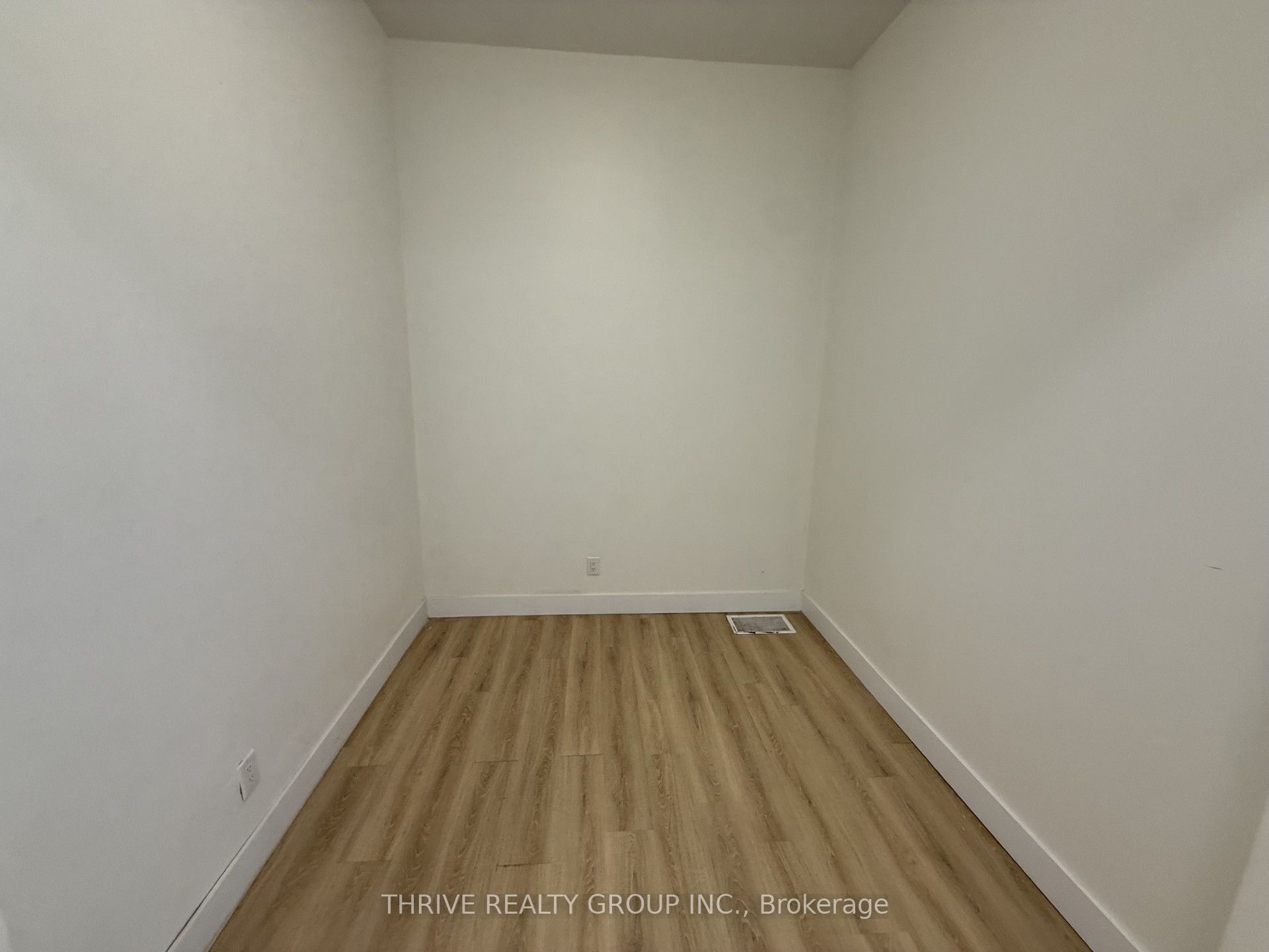538 Dundas Street 4 Property Photo 6
