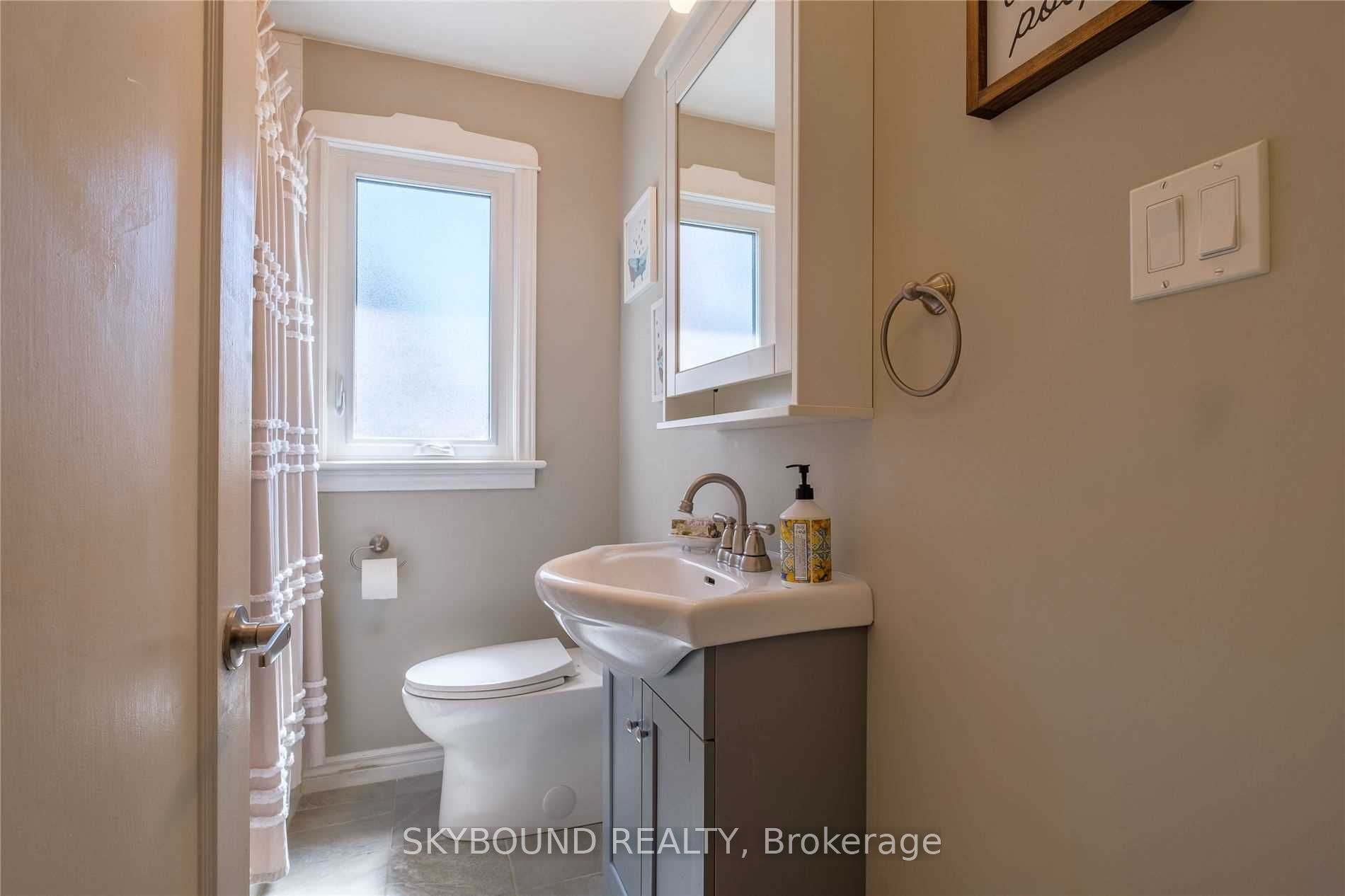 28 East 39th Street Property Photo 11