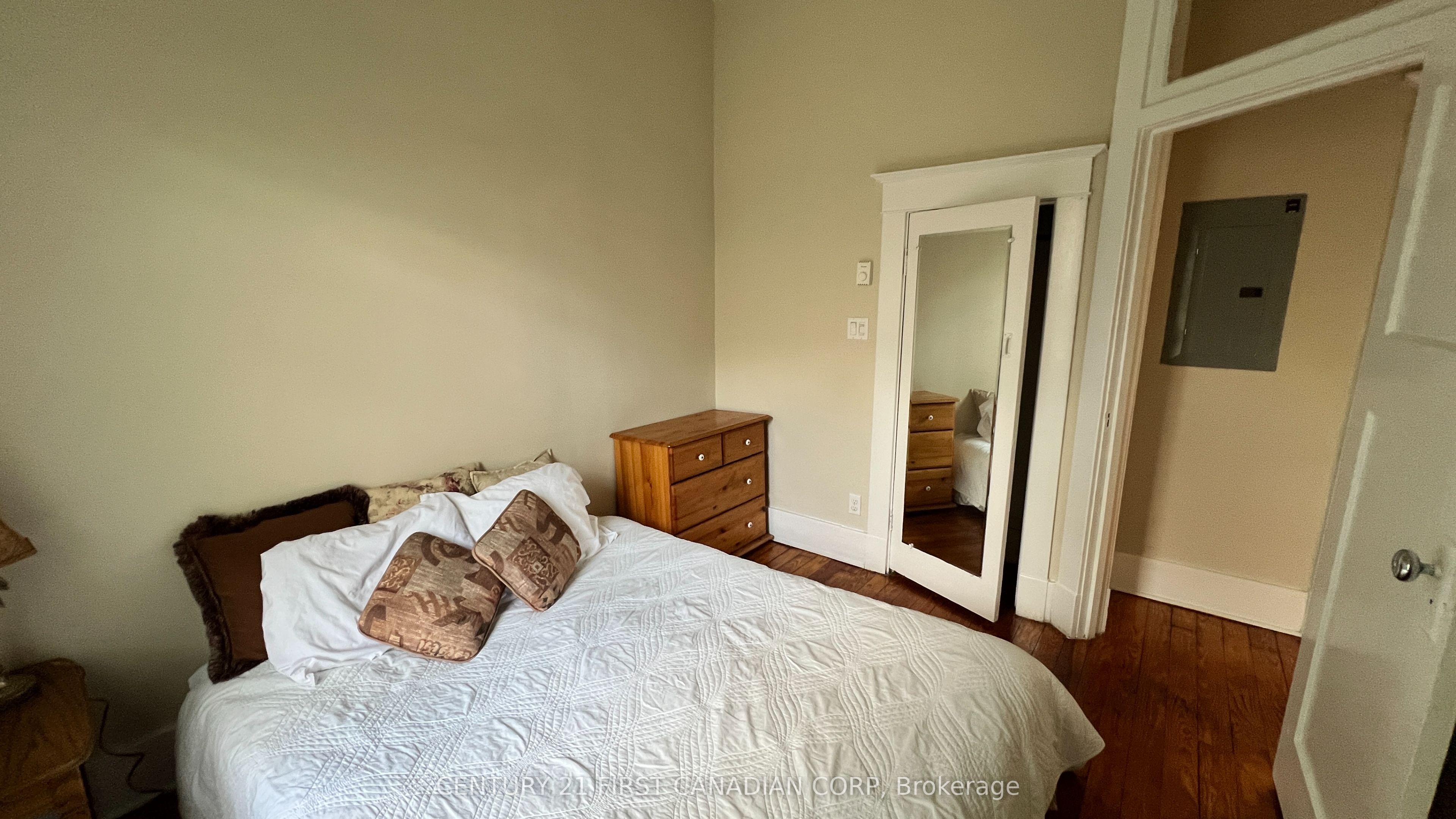 52 Becher Street Property Photo 16