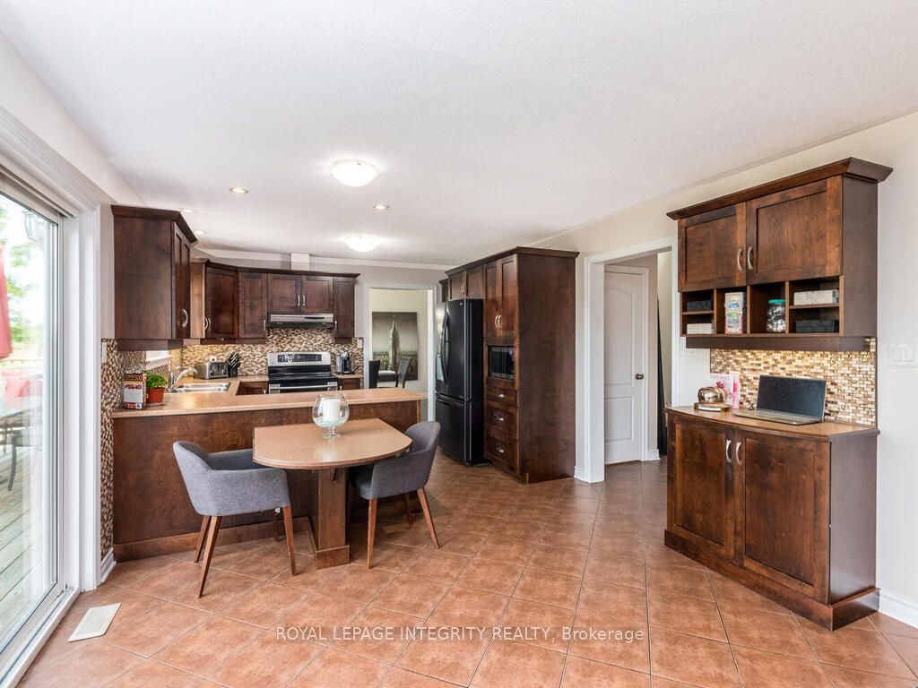 111 Comba Drive Property Photo 10