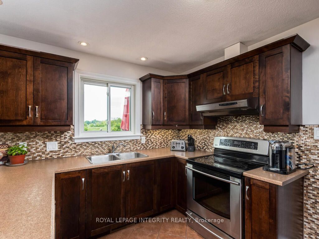 111 Comba Drive Property Photo 11