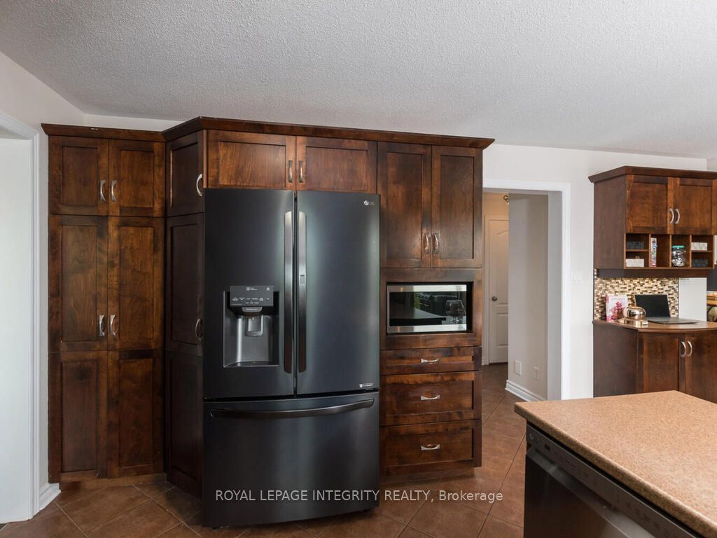 111 Comba Drive Property Photo 12