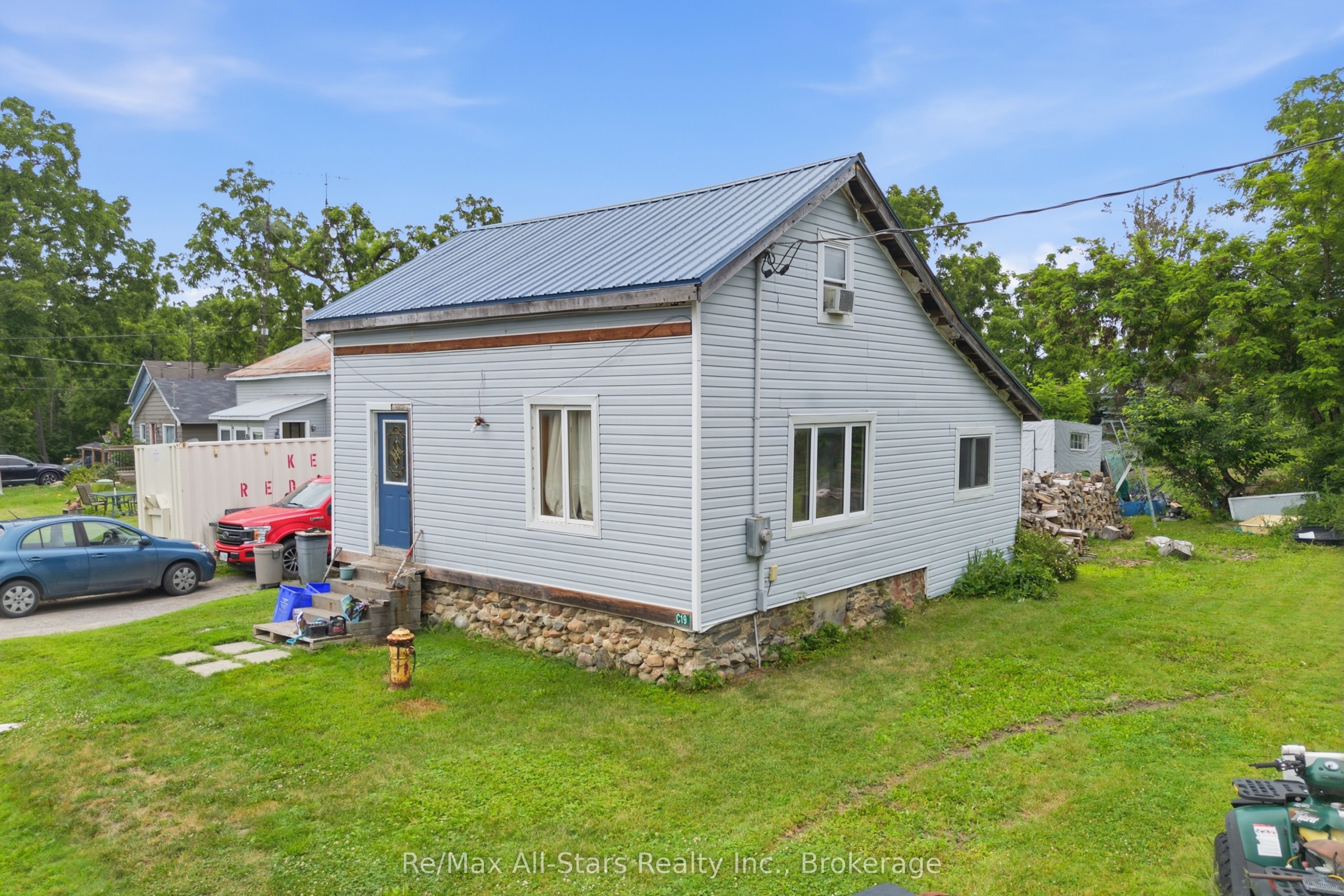 19 Christopher Street Property Photo 1