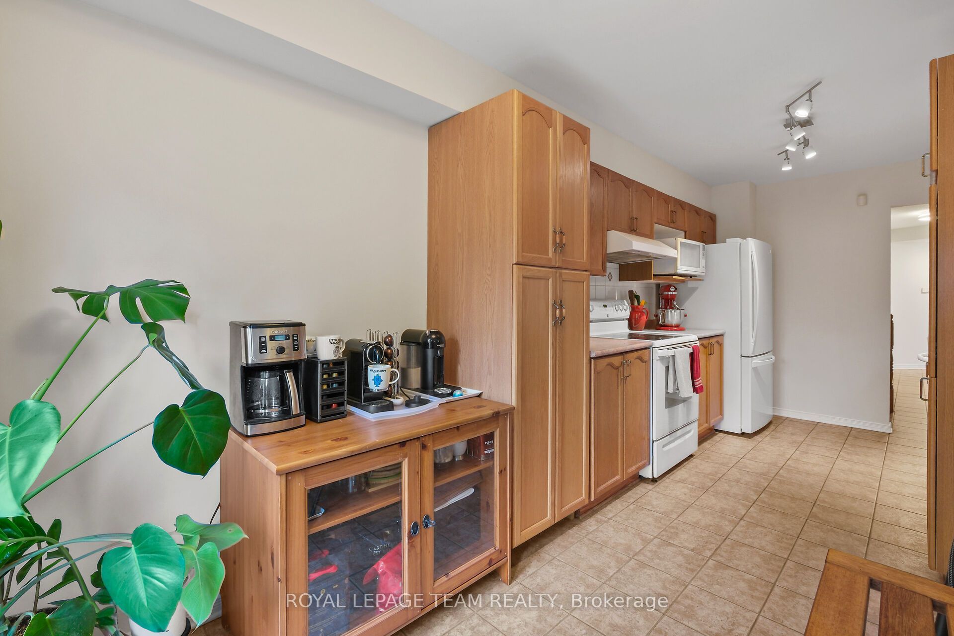 70 College Circle Property Photo 20