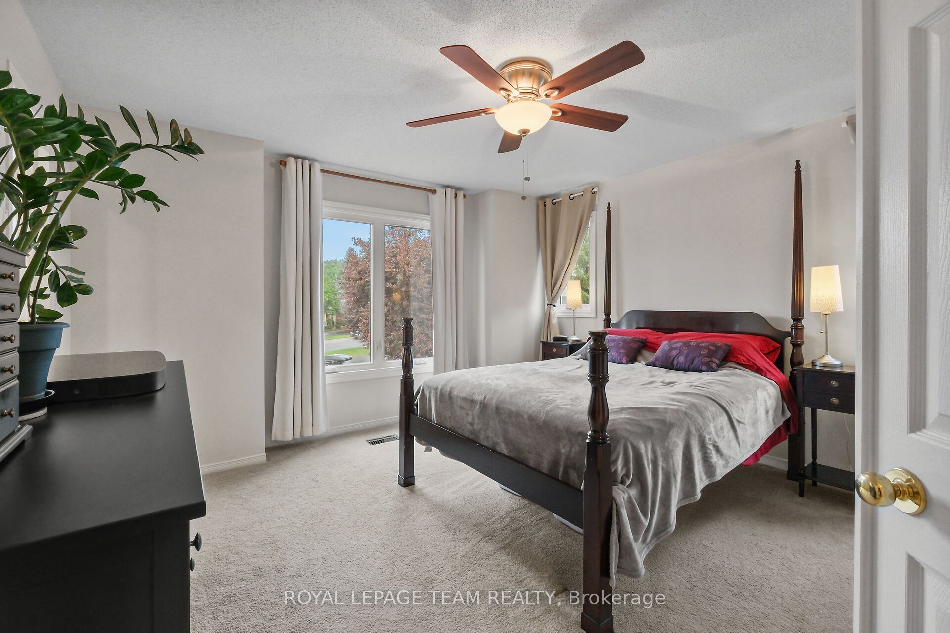 70 College Circle Property Photo 27