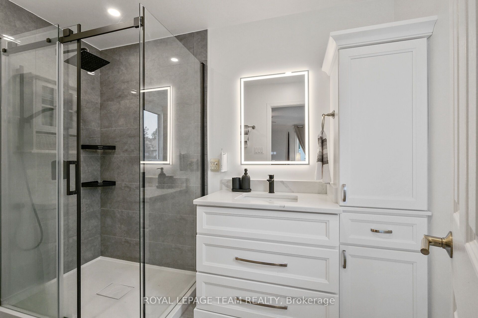 70 College Circle Property Photo 30