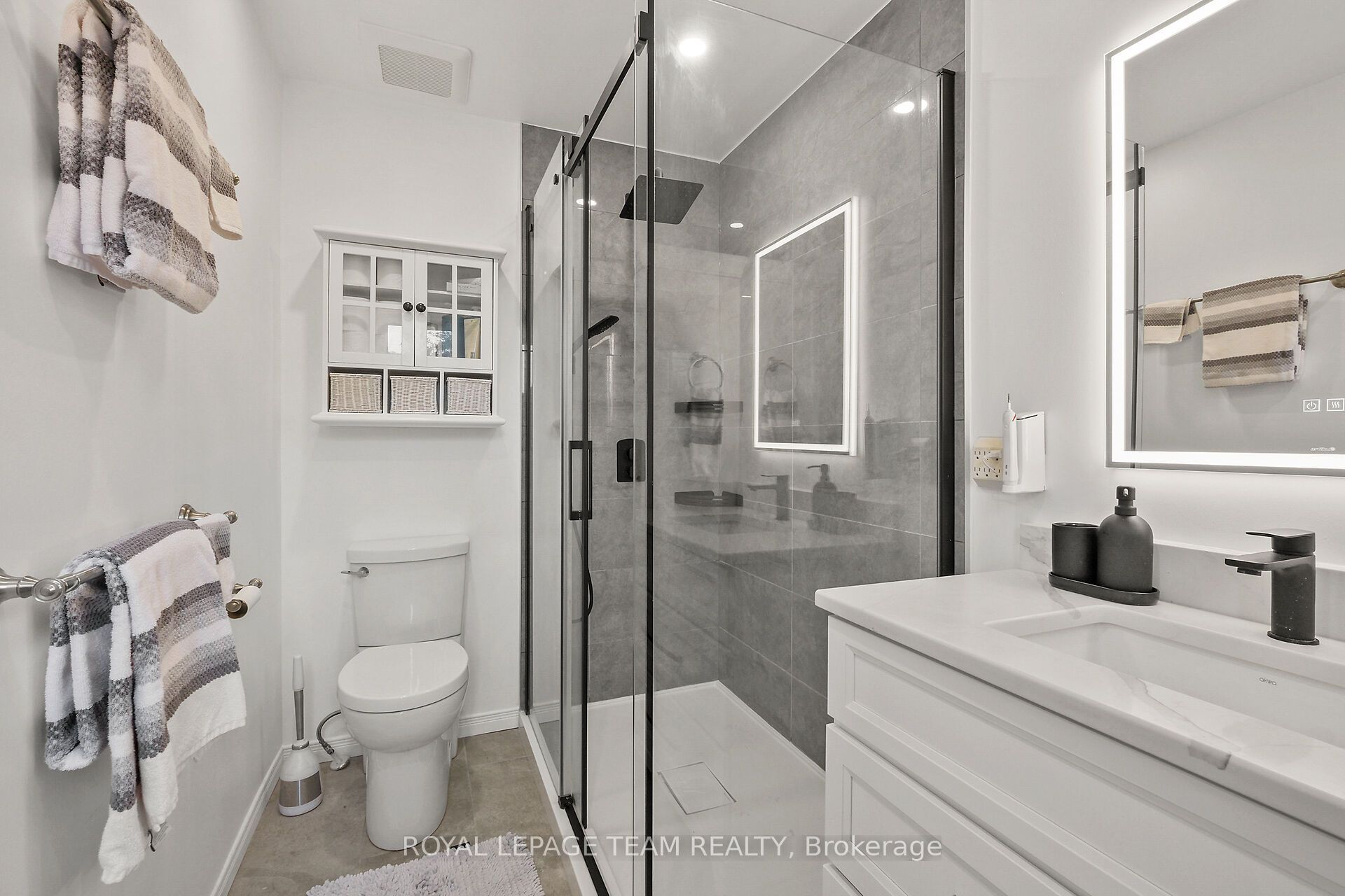 70 College Circle Property Photo 31
