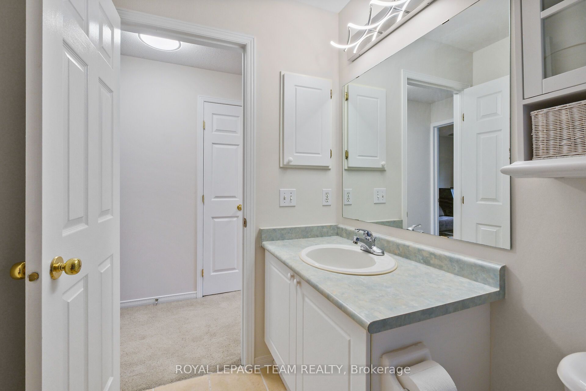 70 College Circle Property Photo 37