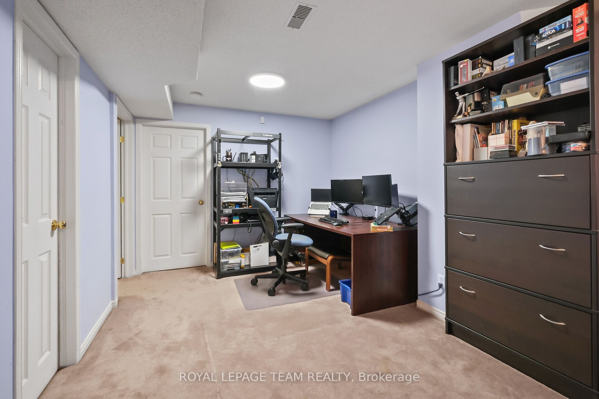 70 College Circle Property Photo 38