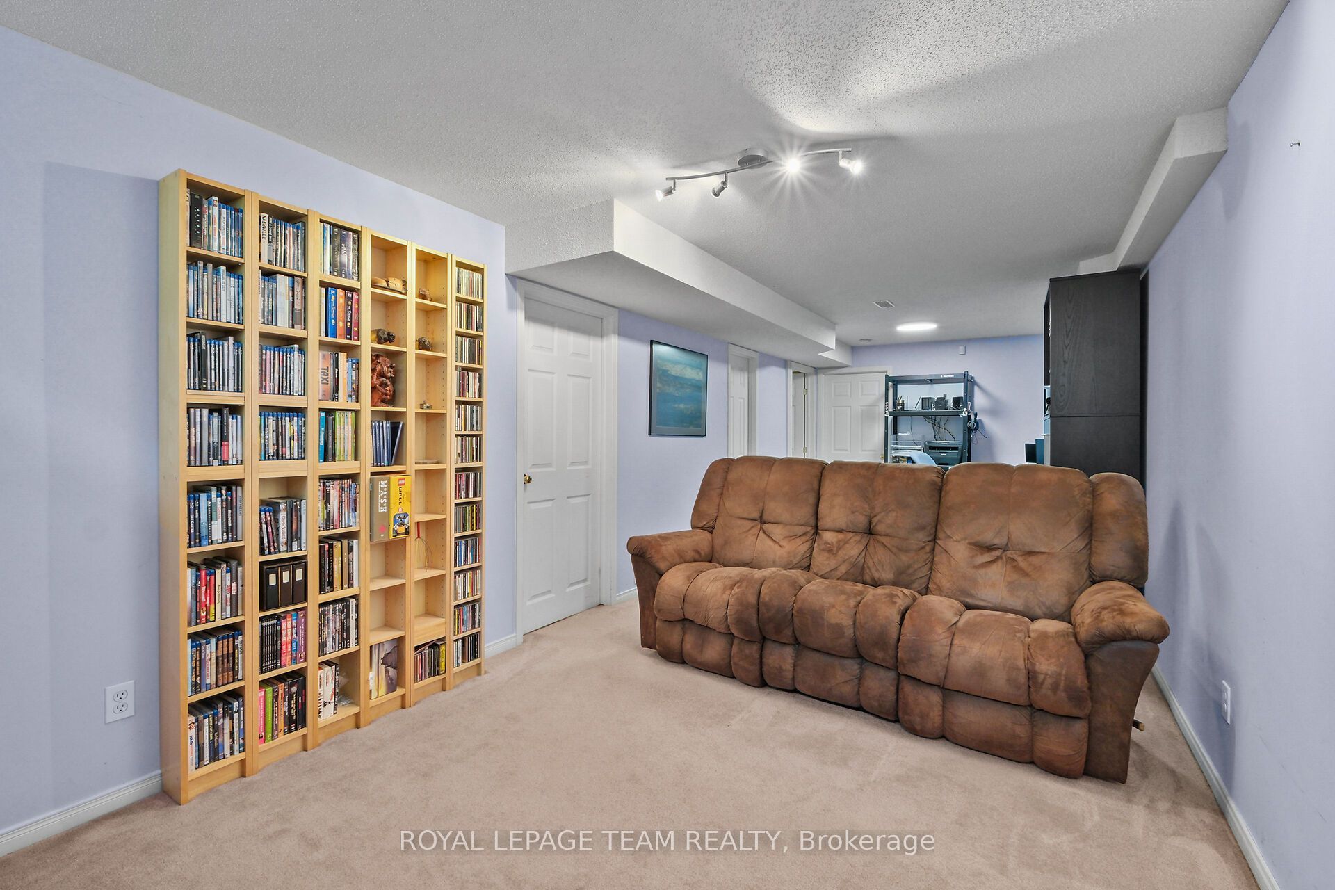 70 College Circle Property Photo 39