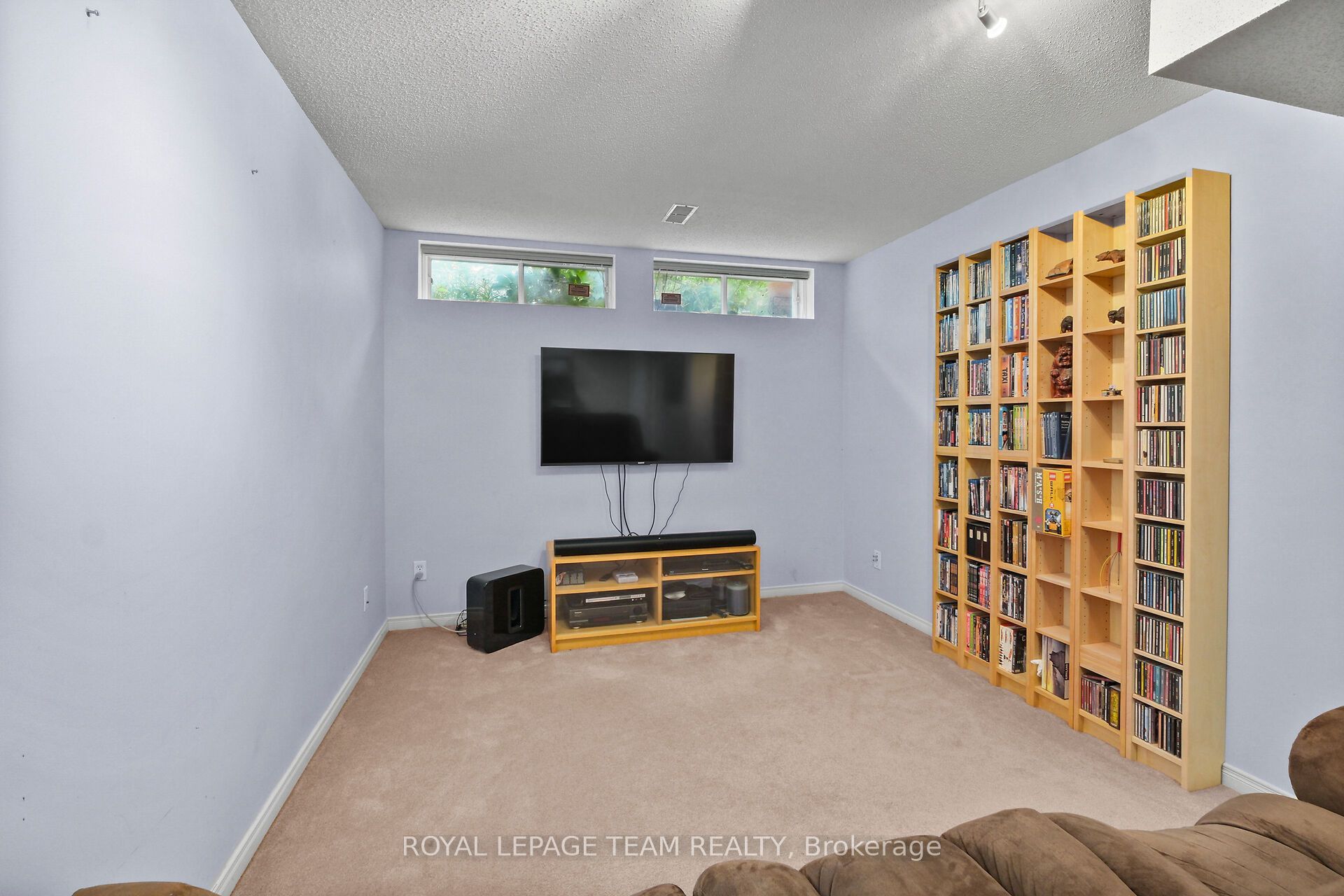 70 College Circle Property Photo 40