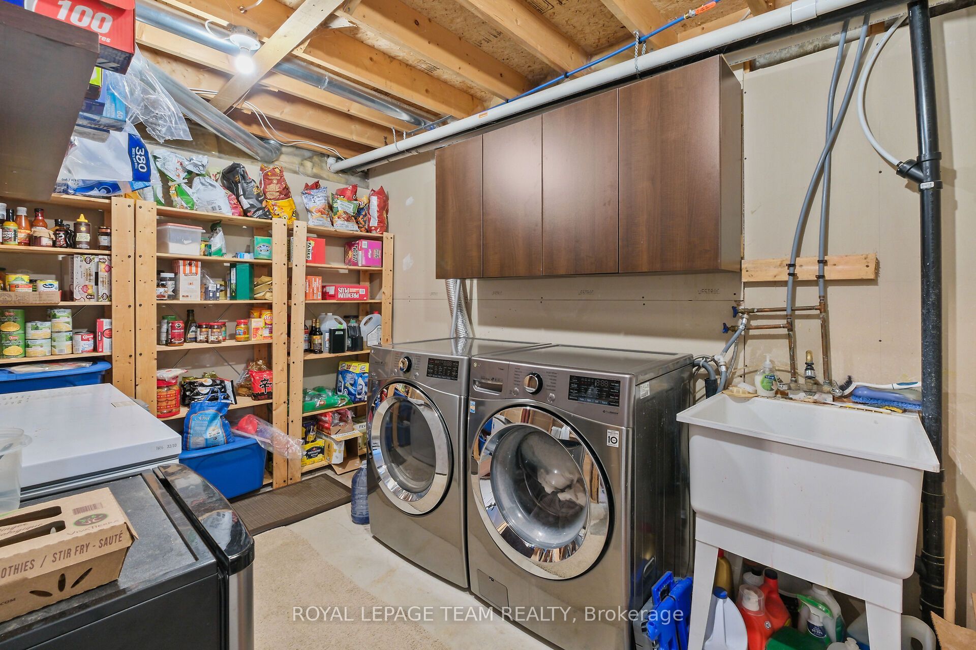 70 College Circle Property Photo 41
