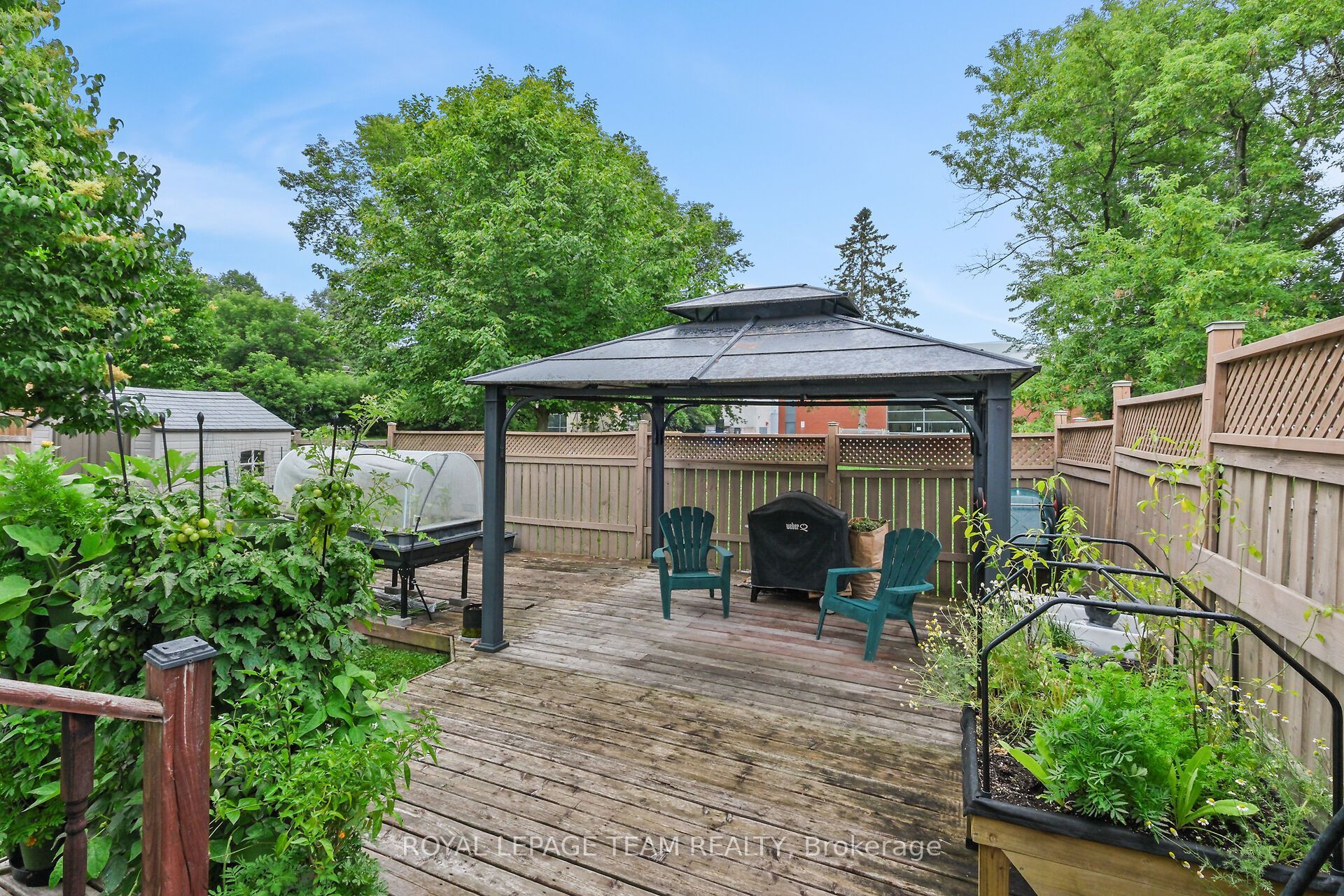 70 College Circle Property Photo 44