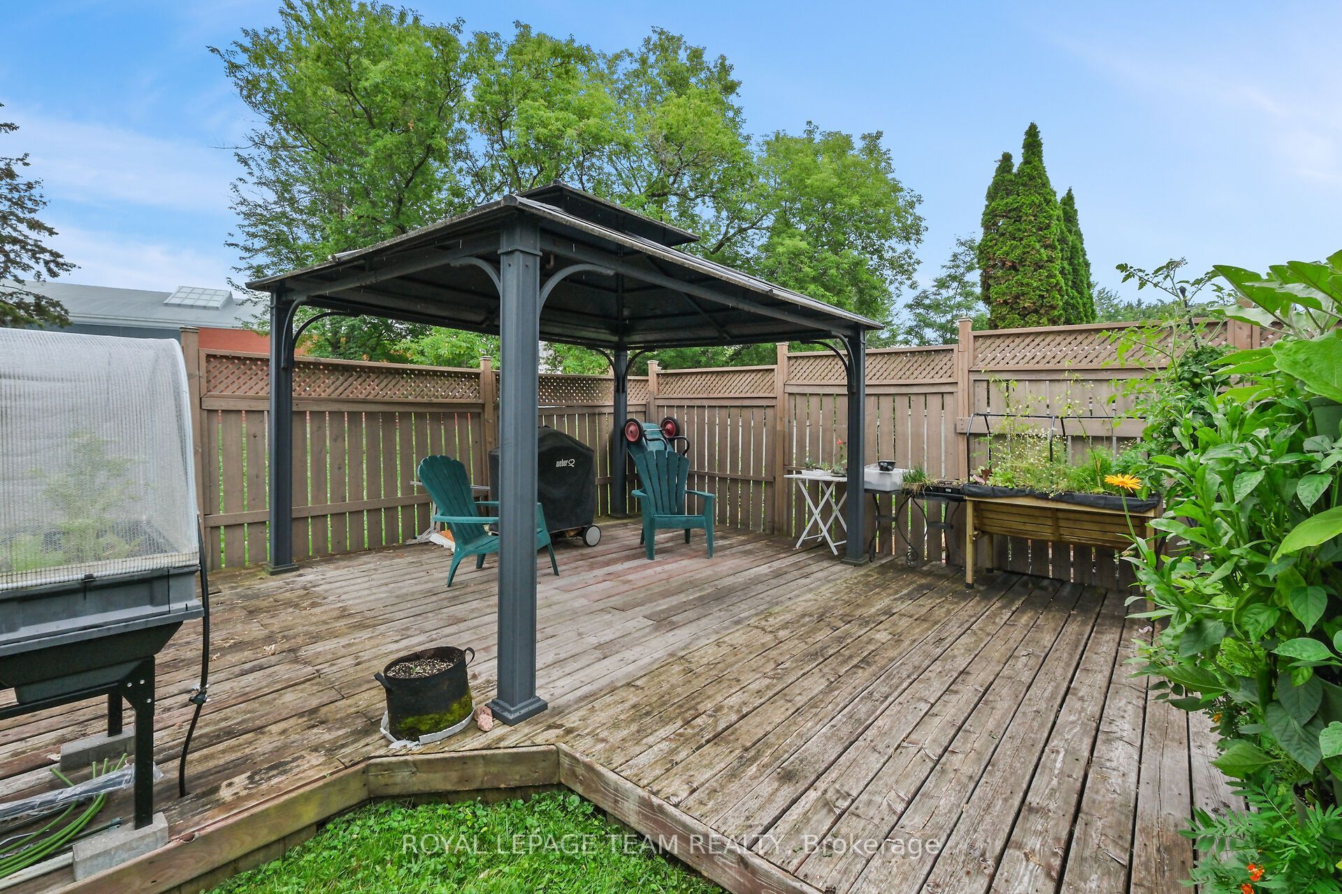 70 College Circle Property Photo 45