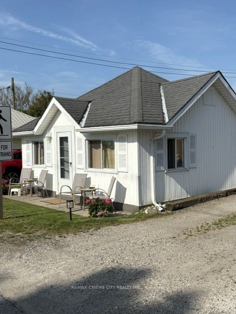 3143 Colin Street Property Photo 2