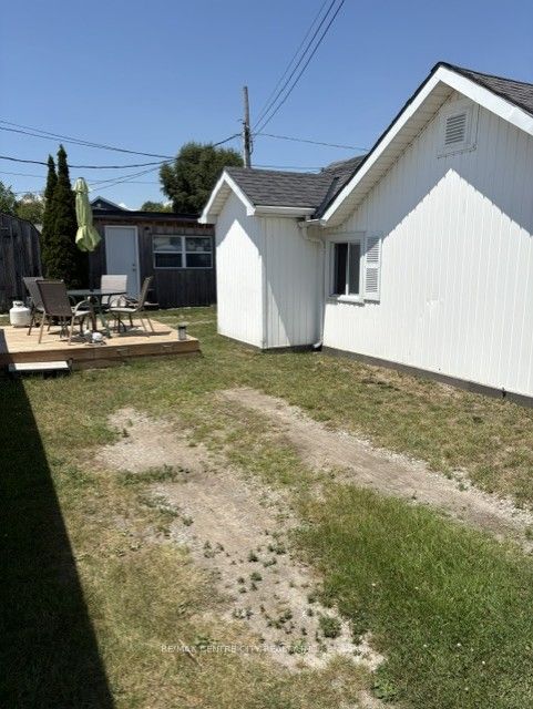 3143 Colin Street Property Photo 3