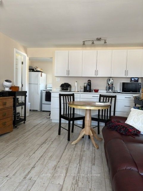 3143 Colin Street Property Photo 4