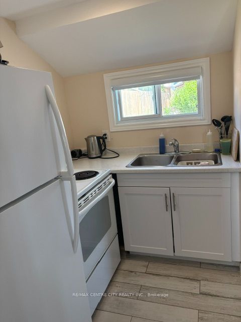3143 Colin Street Property Photo 5