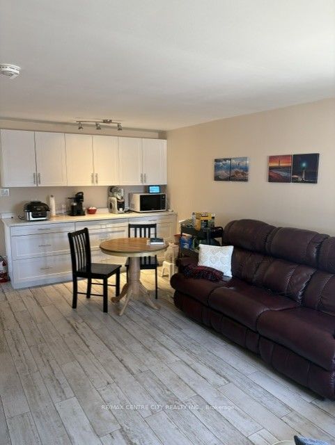 3143 Colin Street Property Photo 10