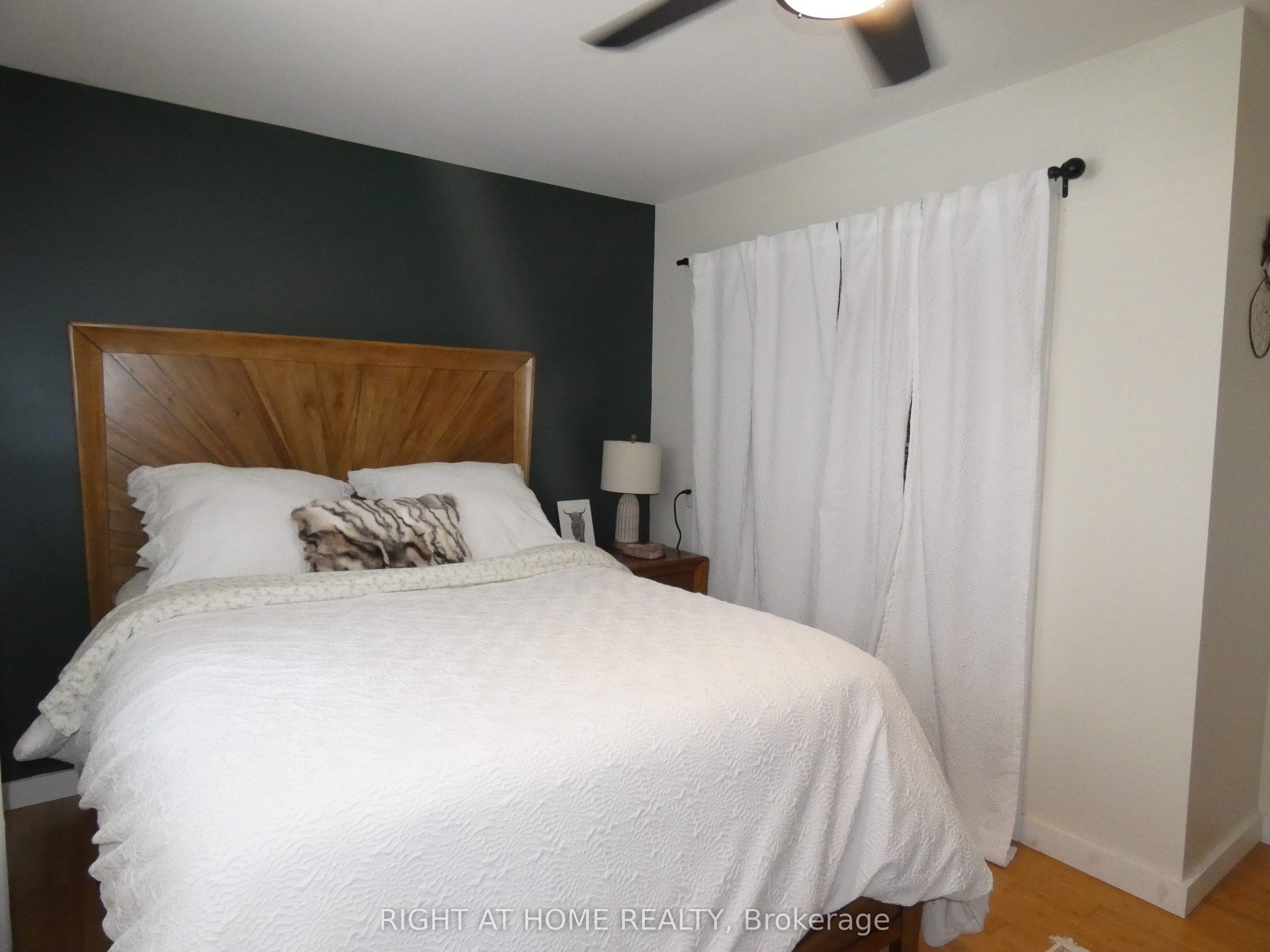 407 King Street Property Photo 8