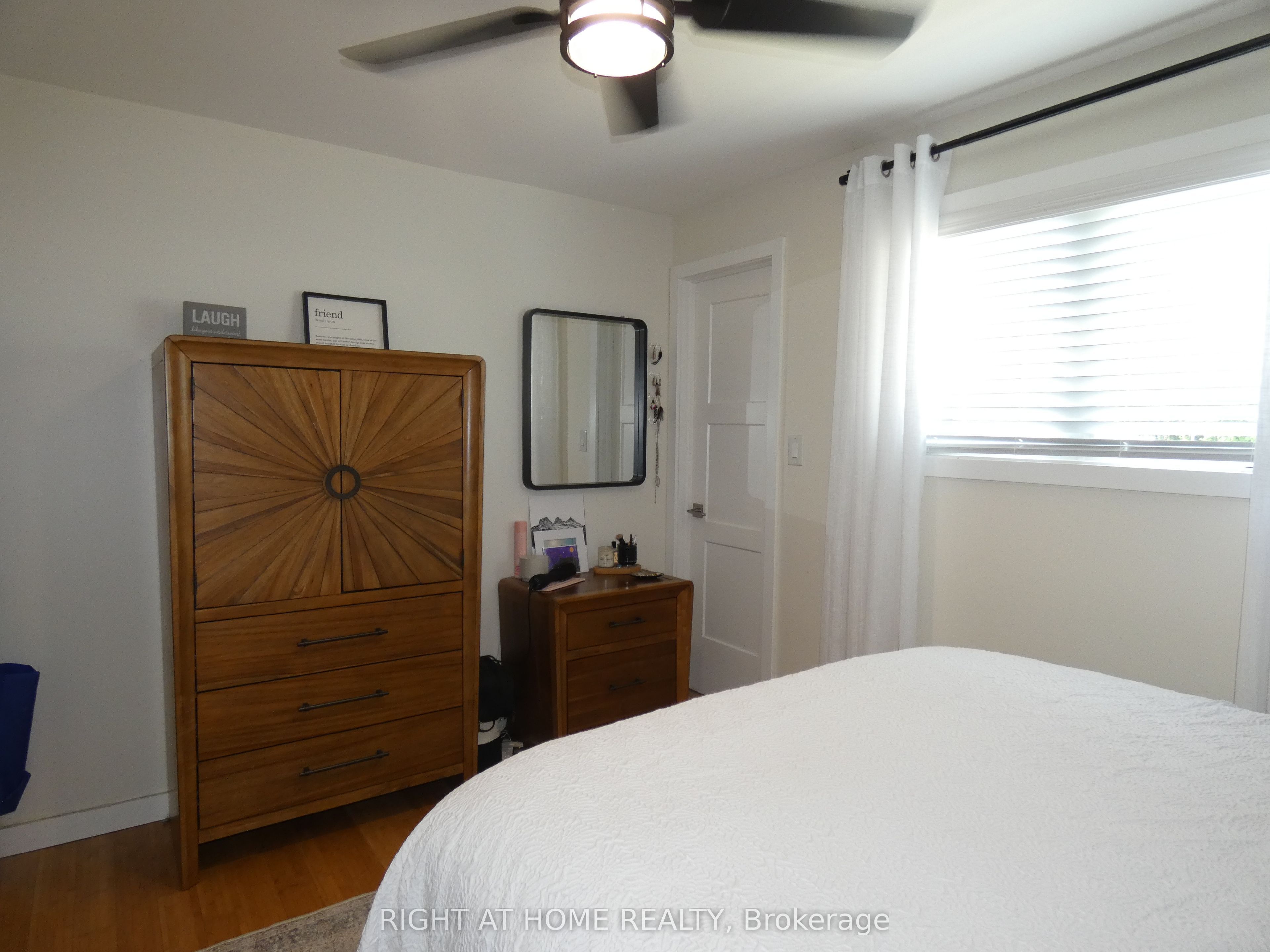 407 King Street Property Photo 9
