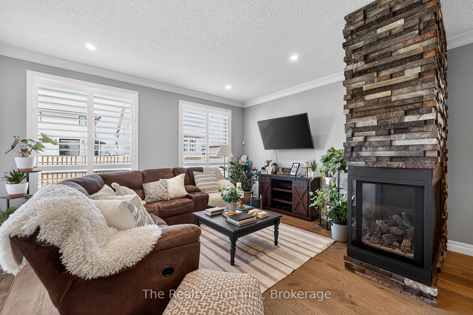 193 Hemlock Street Property Photo 8