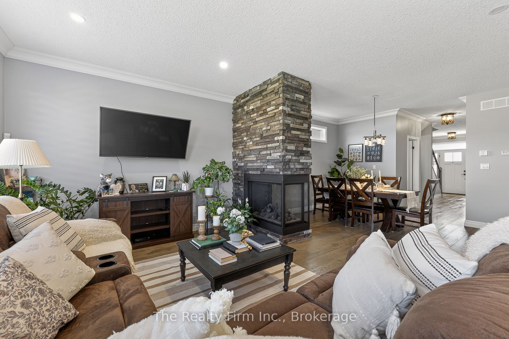 193 Hemlock Street Property Photo 9