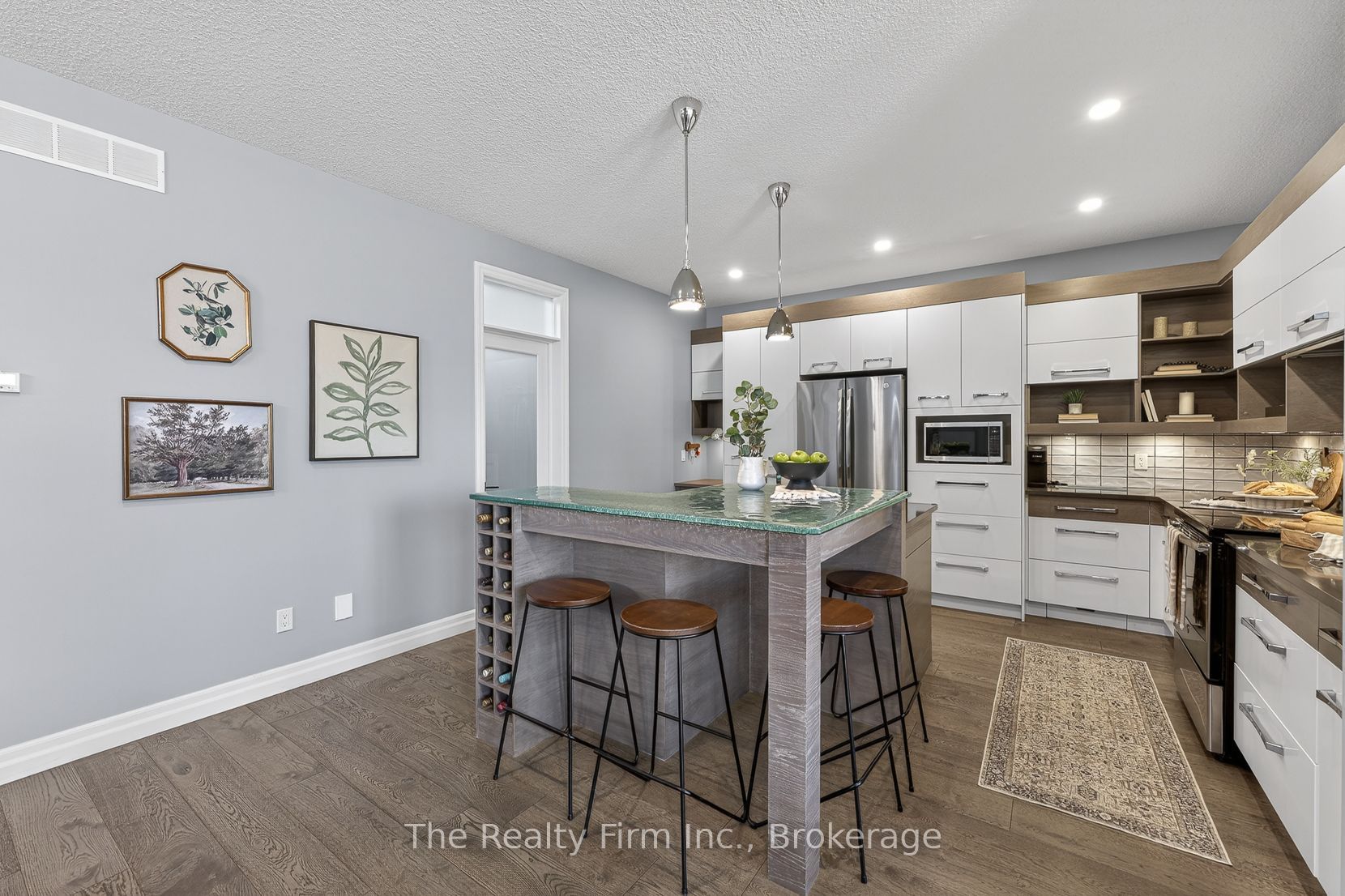 193 Hemlock Street Property Photo 10