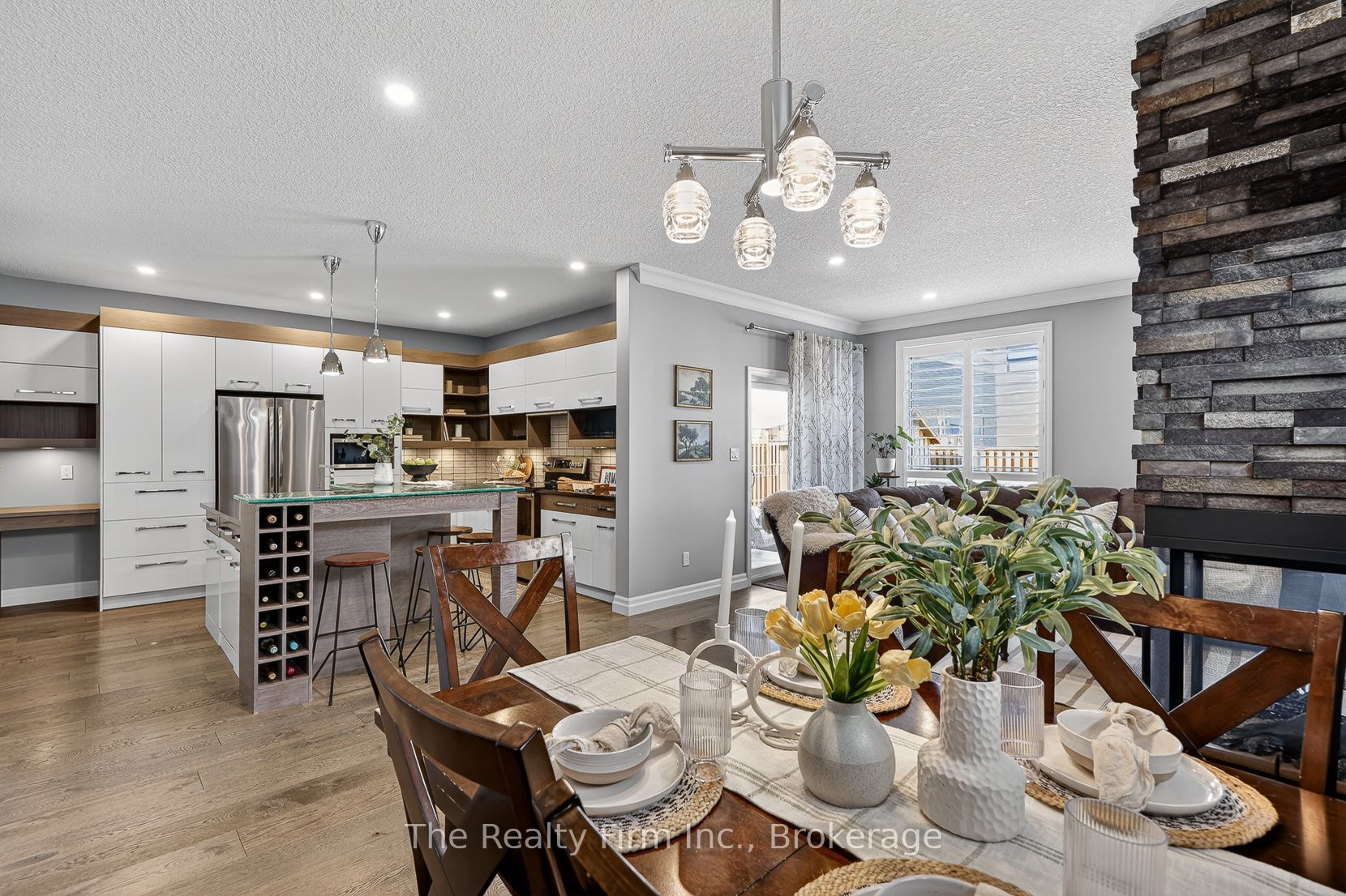 193 Hemlock Street Property Photo 12