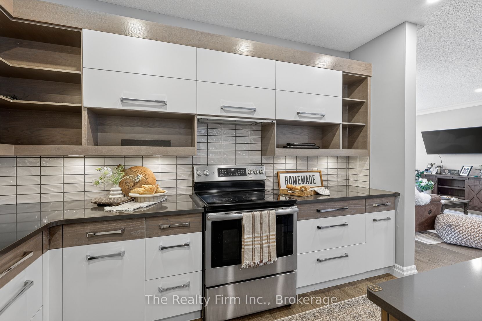 193 Hemlock Street Property Photo 15