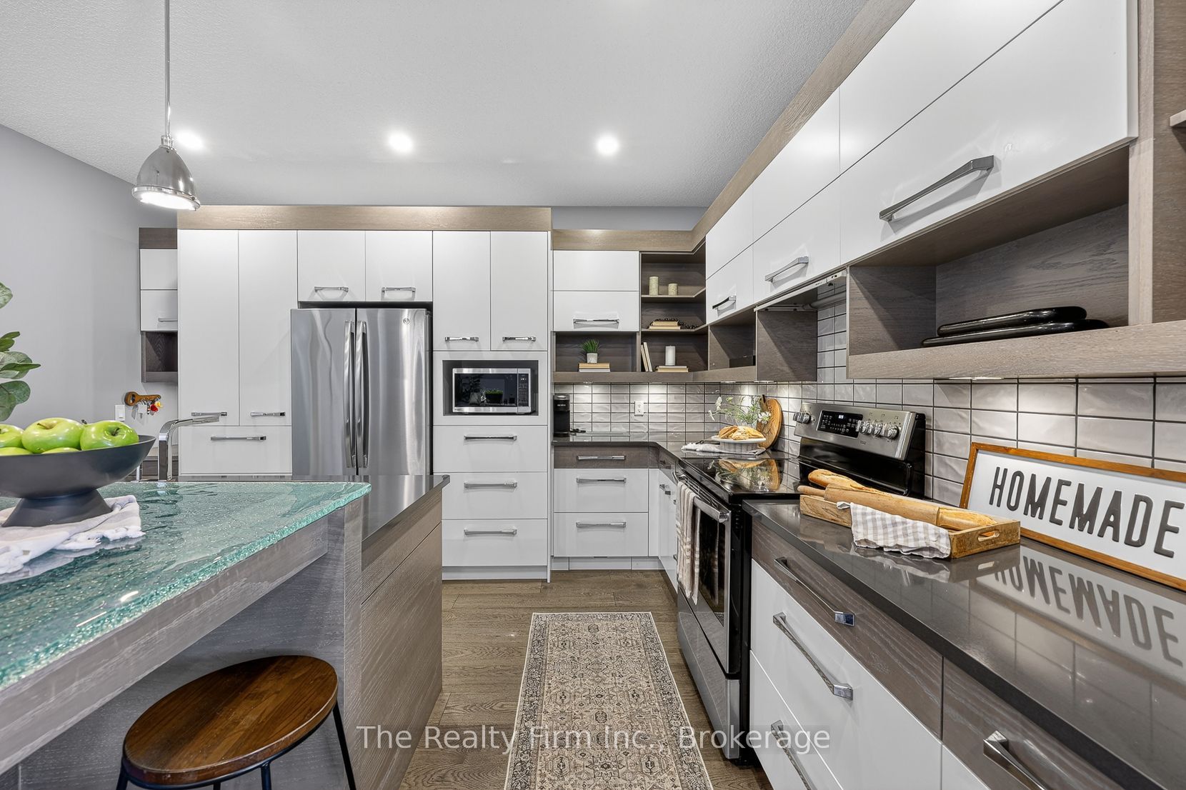 193 Hemlock Street Property Photo 16
