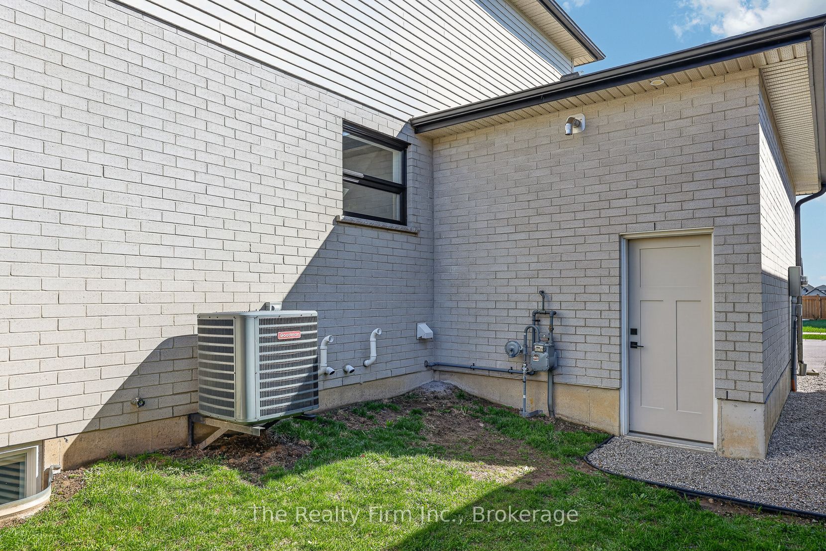 193 Hemlock Street Property Photo 39