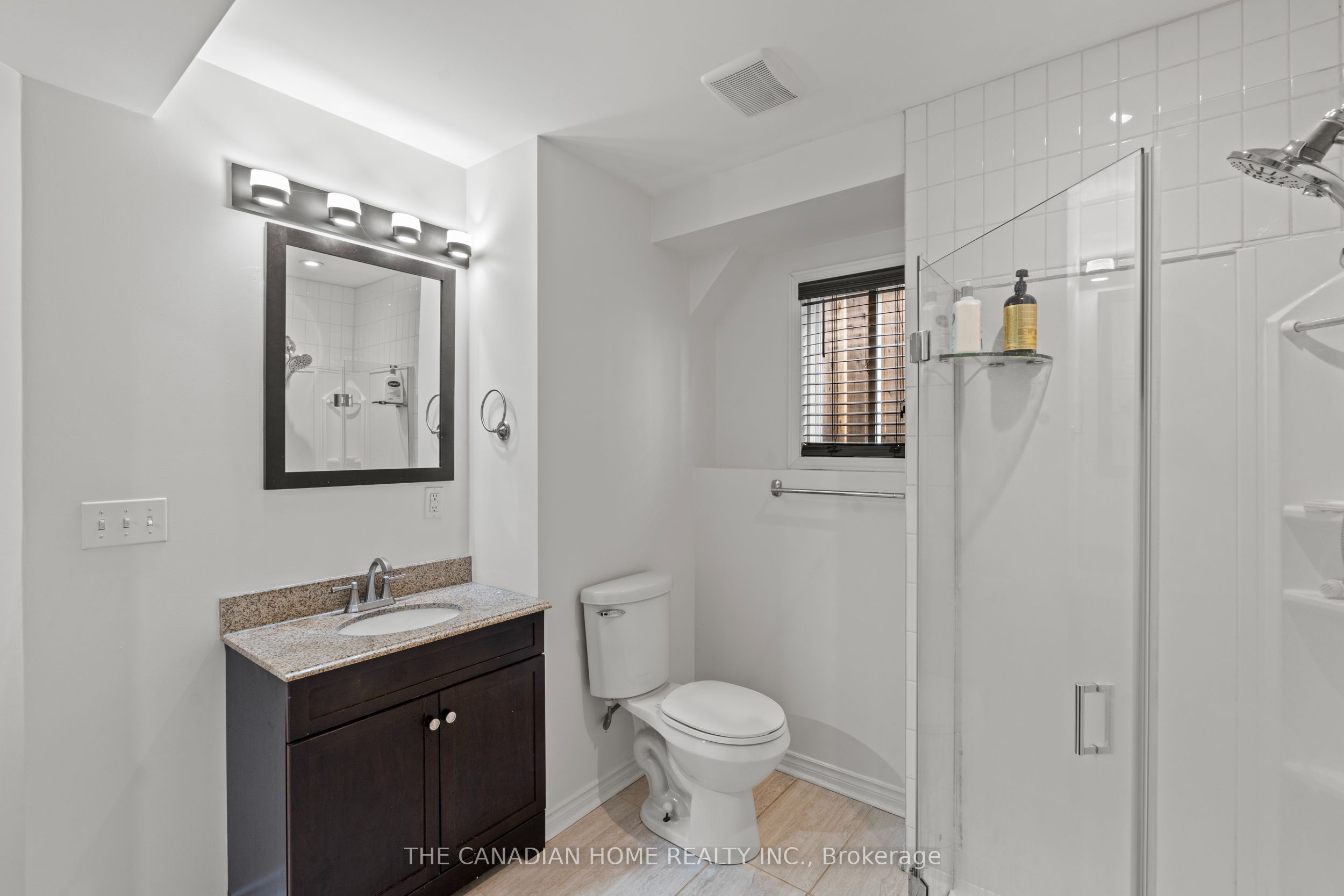 192 Oakcrest Avenue E Property Photo 23
