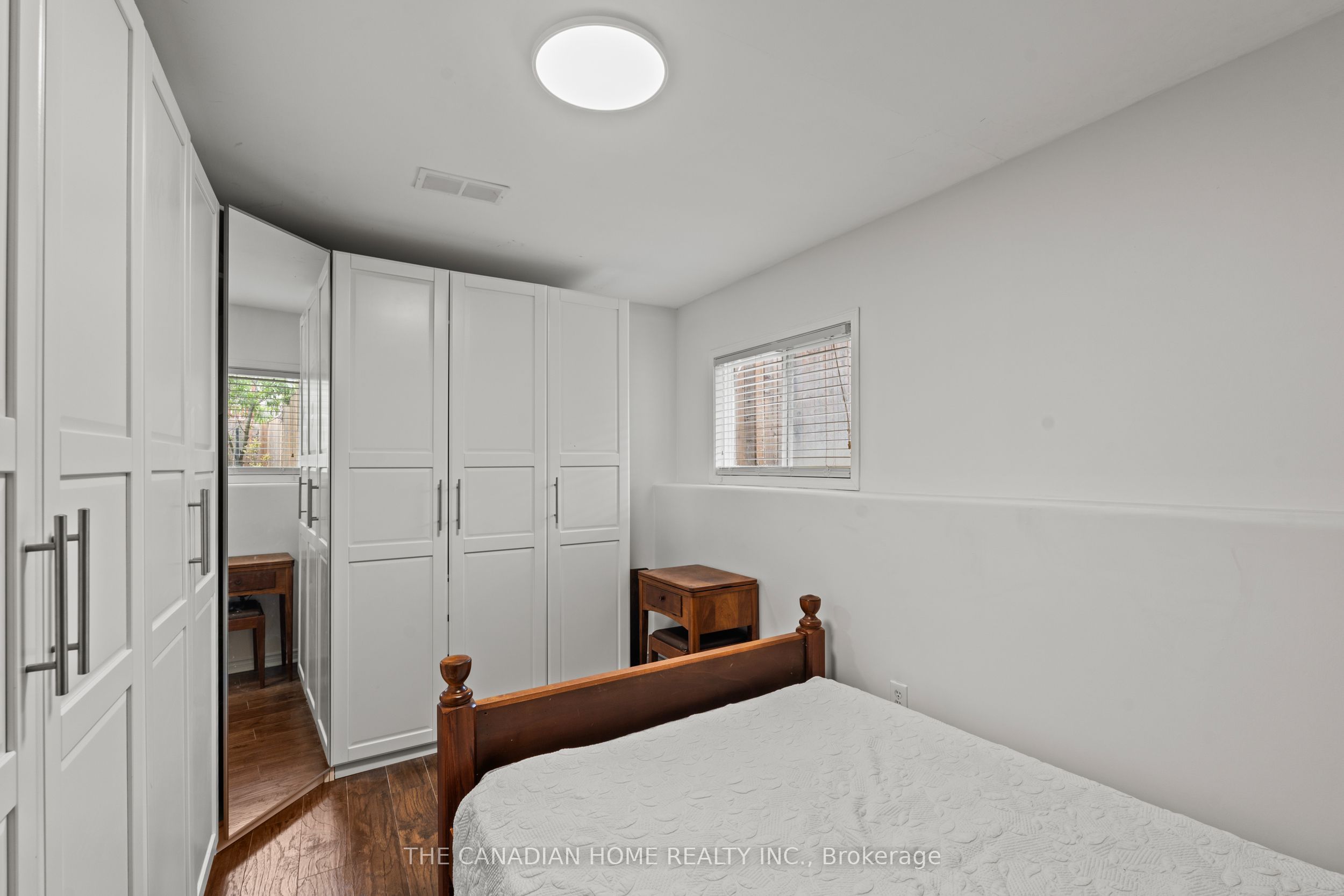 192 Oakcrest Avenue E Property Photo 25