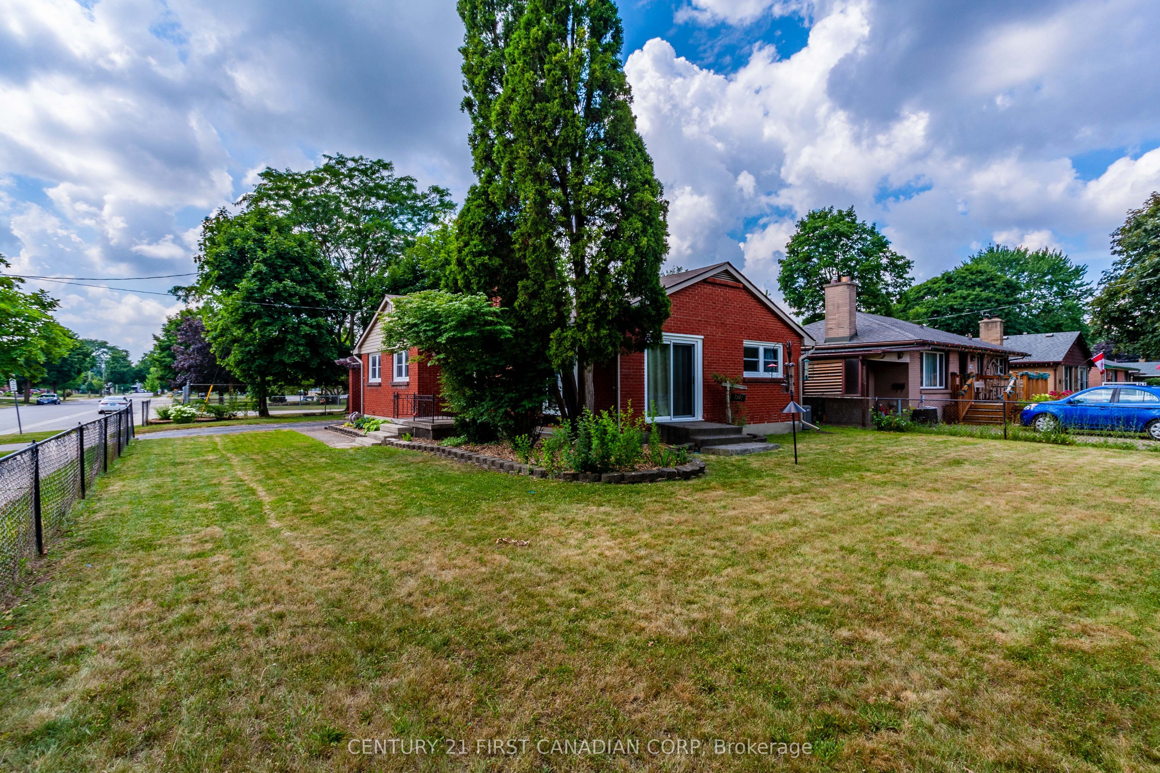 1721 Moffatt Avenue Property Photo 6