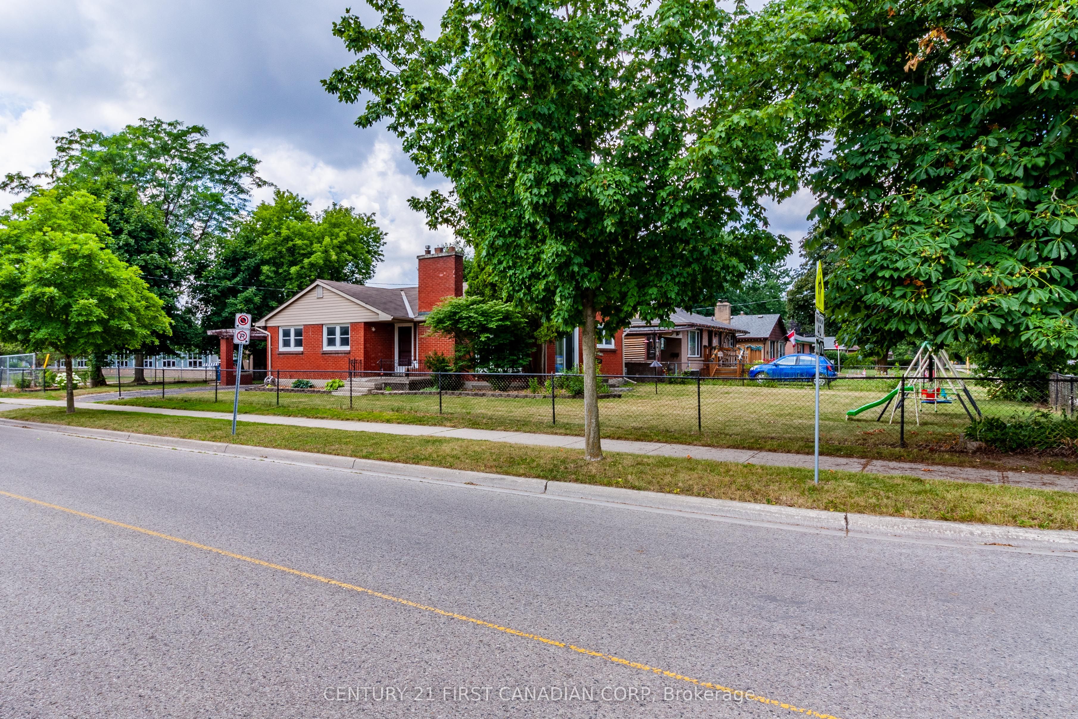 1721 Moffatt Avenue Property Photo 7