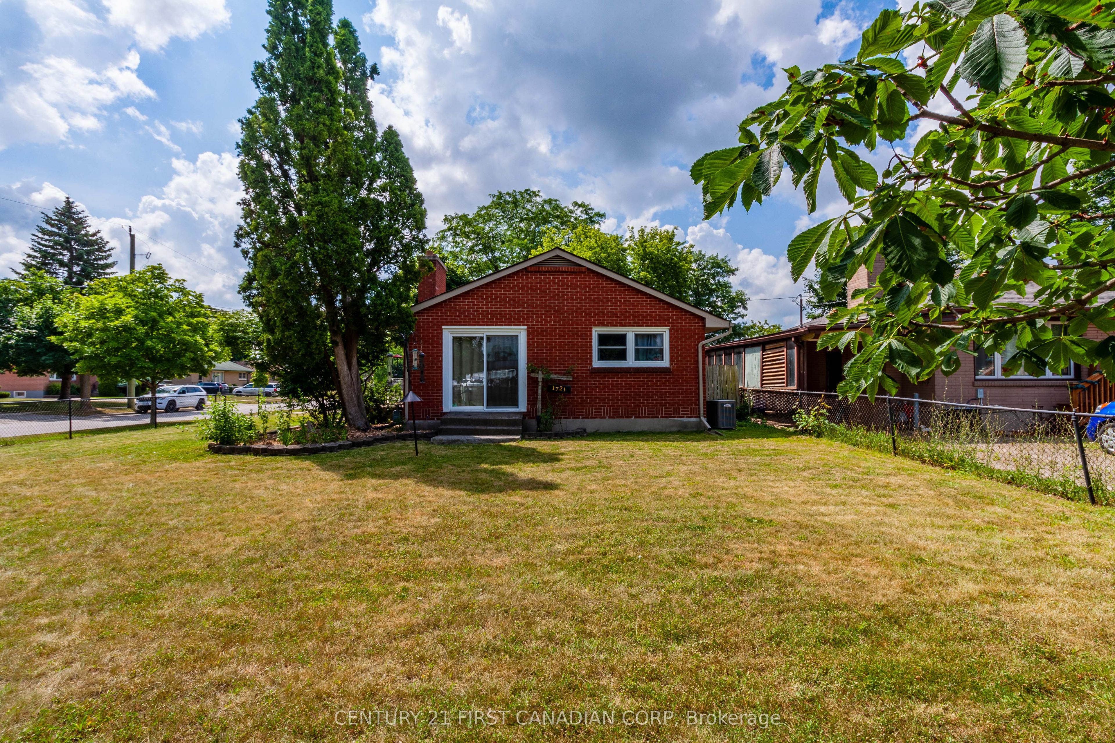 1721 Moffatt Avenue Property Photo 8