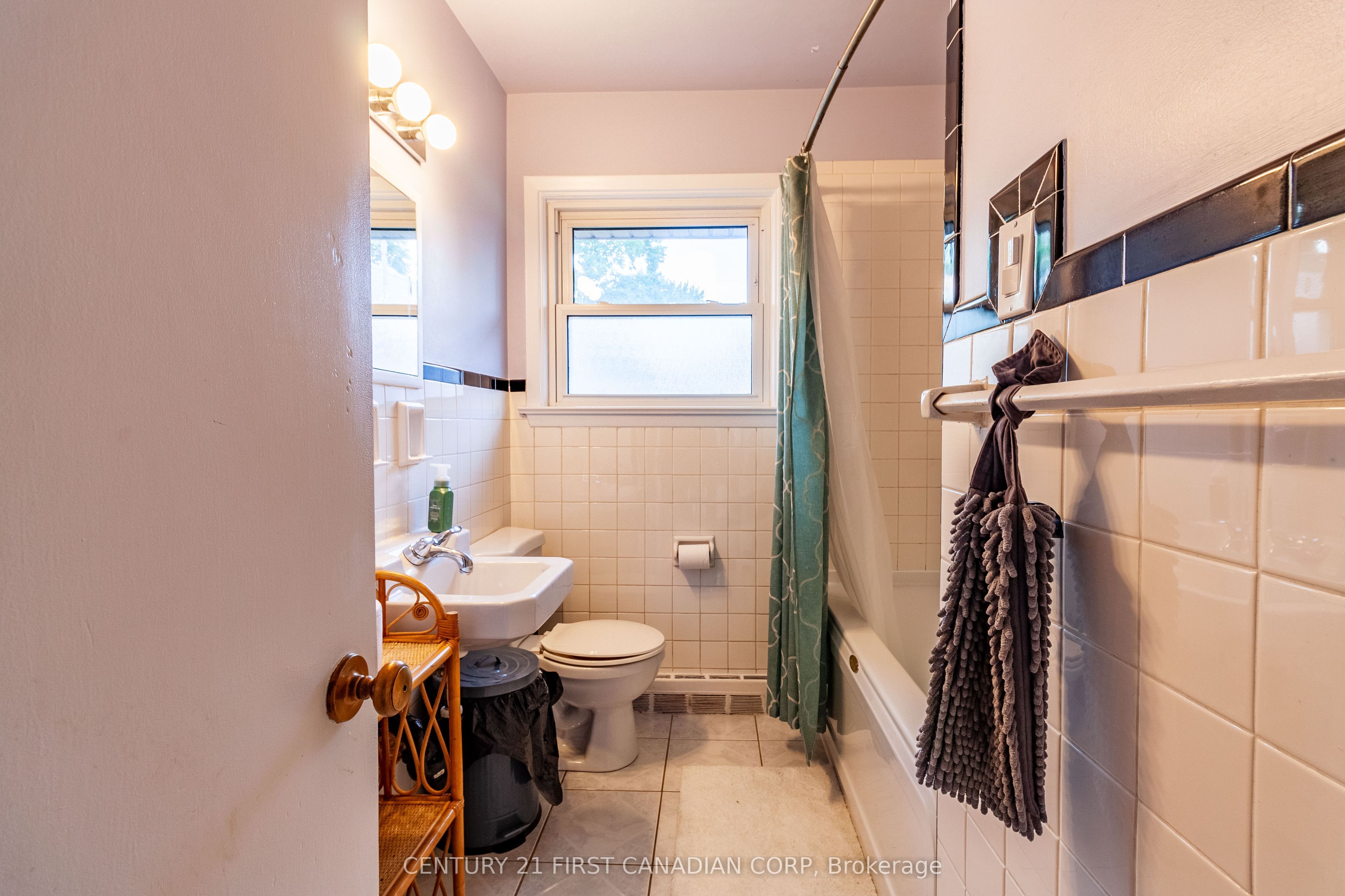 1721 Moffatt Avenue Property Photo 34