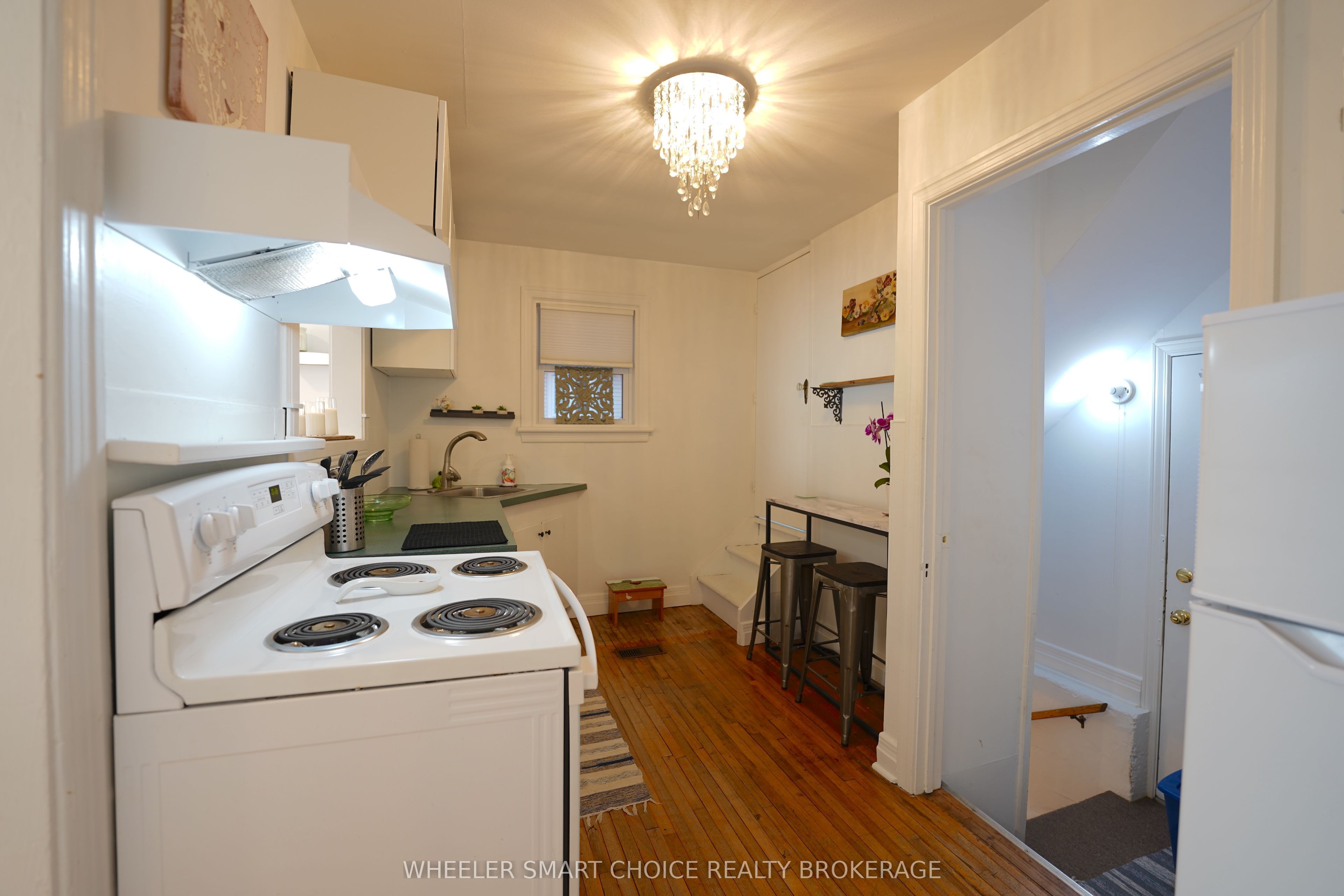 543 Fifth Street E Property Photo 7
