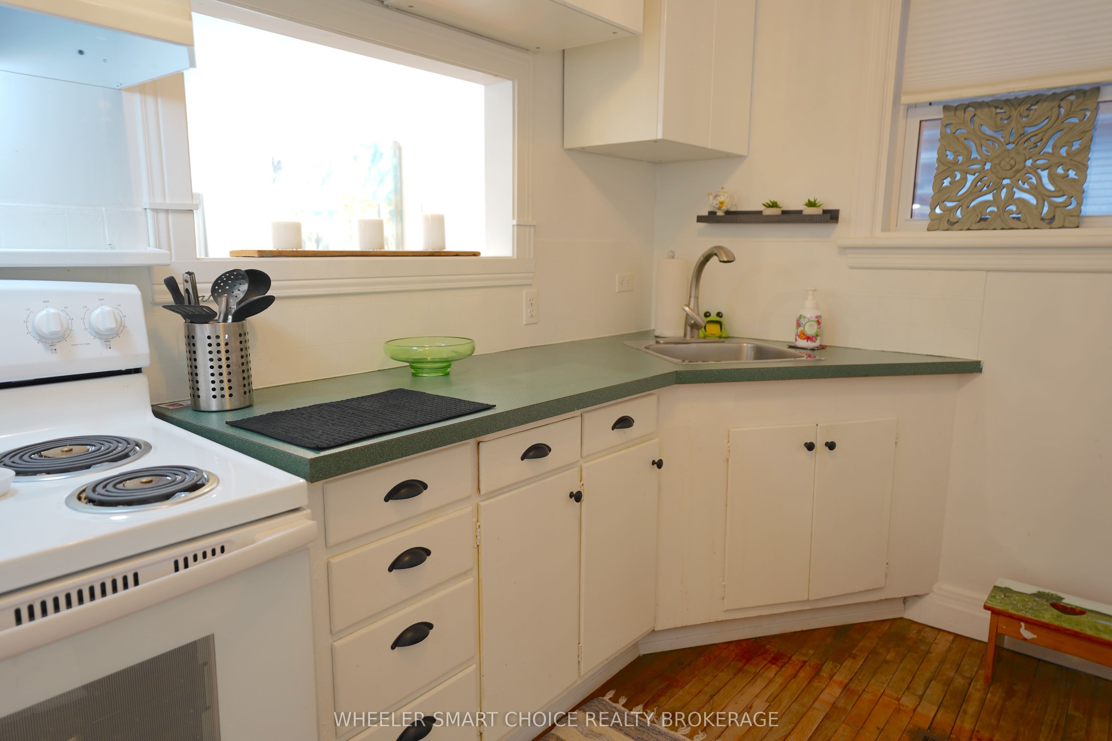 543 Fifth Street E Property Photo 8