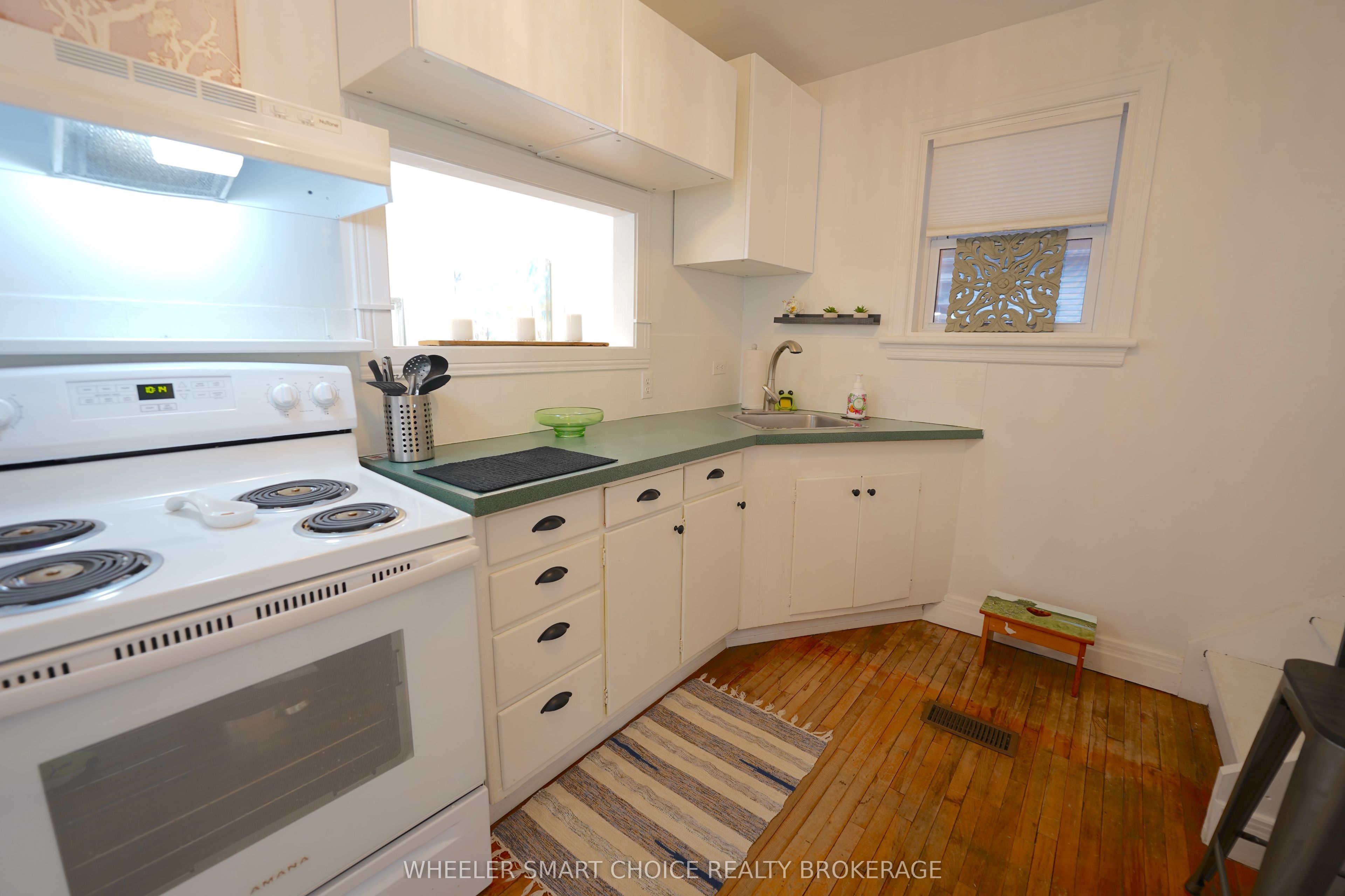 543 Fifth Street E Property Photo 9